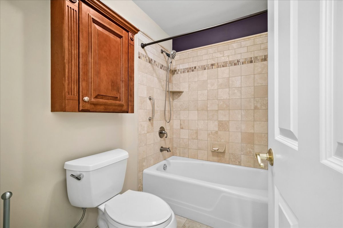 2700 E Bel Aire Drive Unit: 303