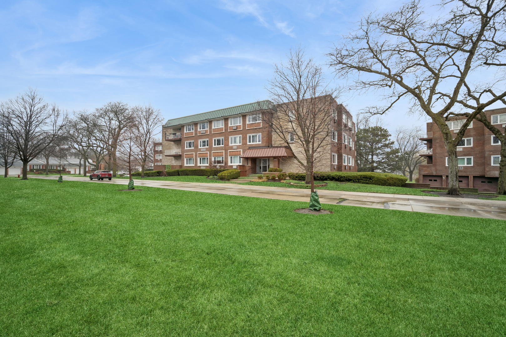 2700 E Bel Aire Drive Unit: 303