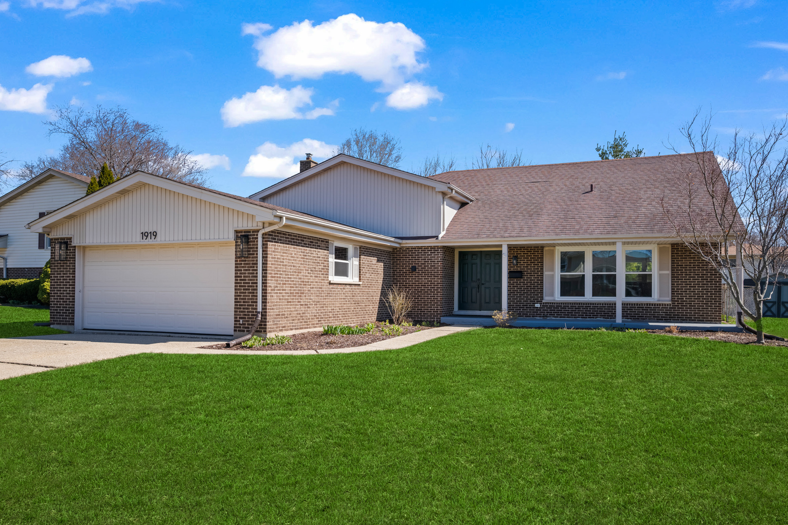 1919 N Pinetree Drive