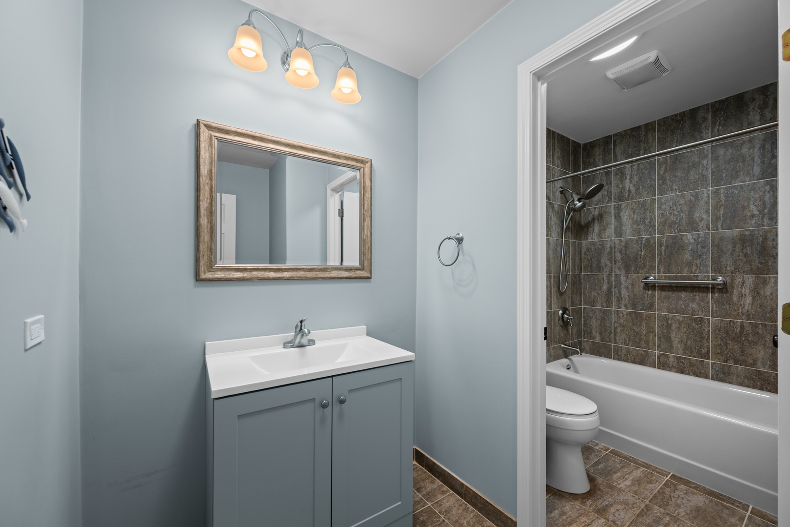 1919 N Pinetree Drive