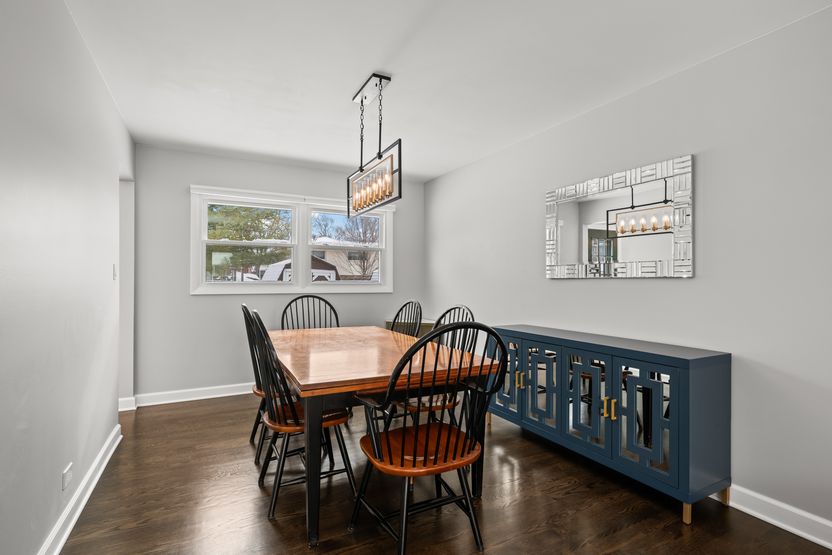 1919 N Pinetree Drive