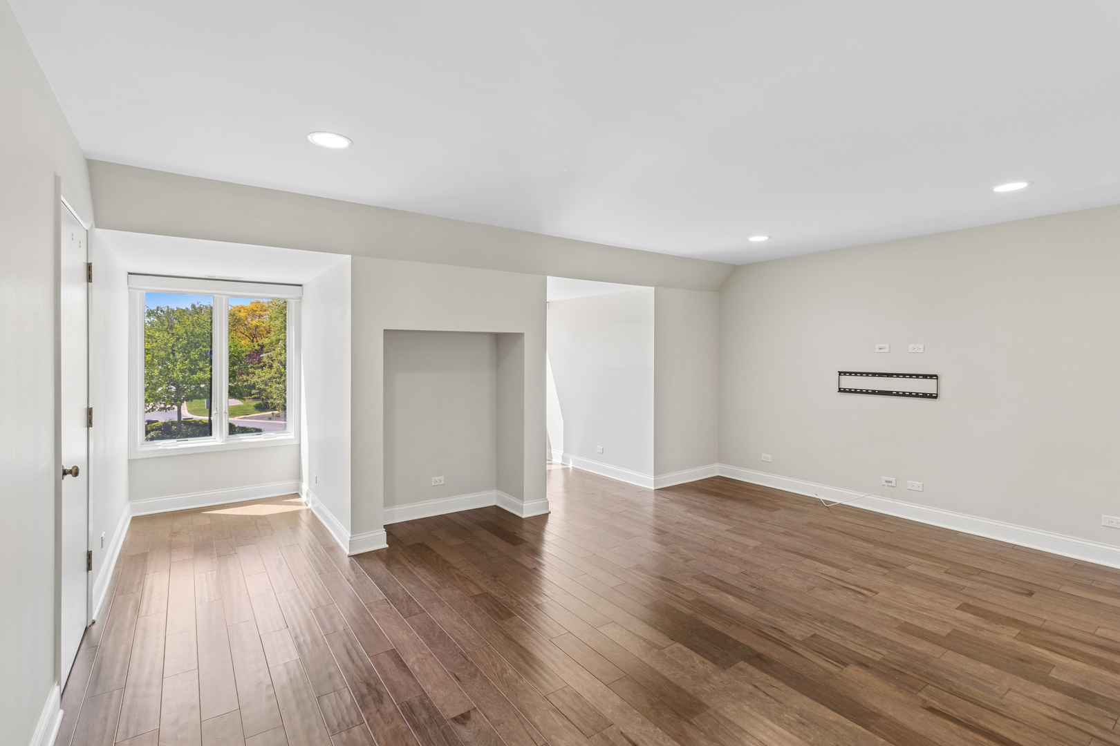 1659 N Belmont Court Unit: 1659