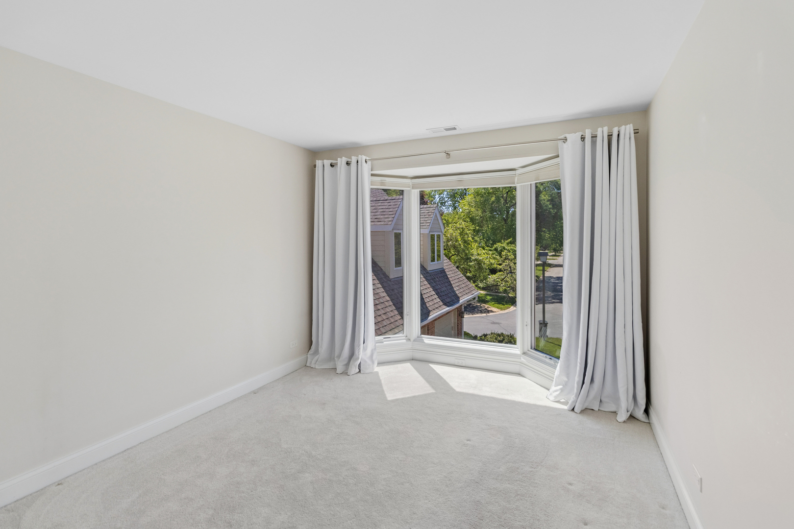 1659 N Belmont Court Unit: 1659