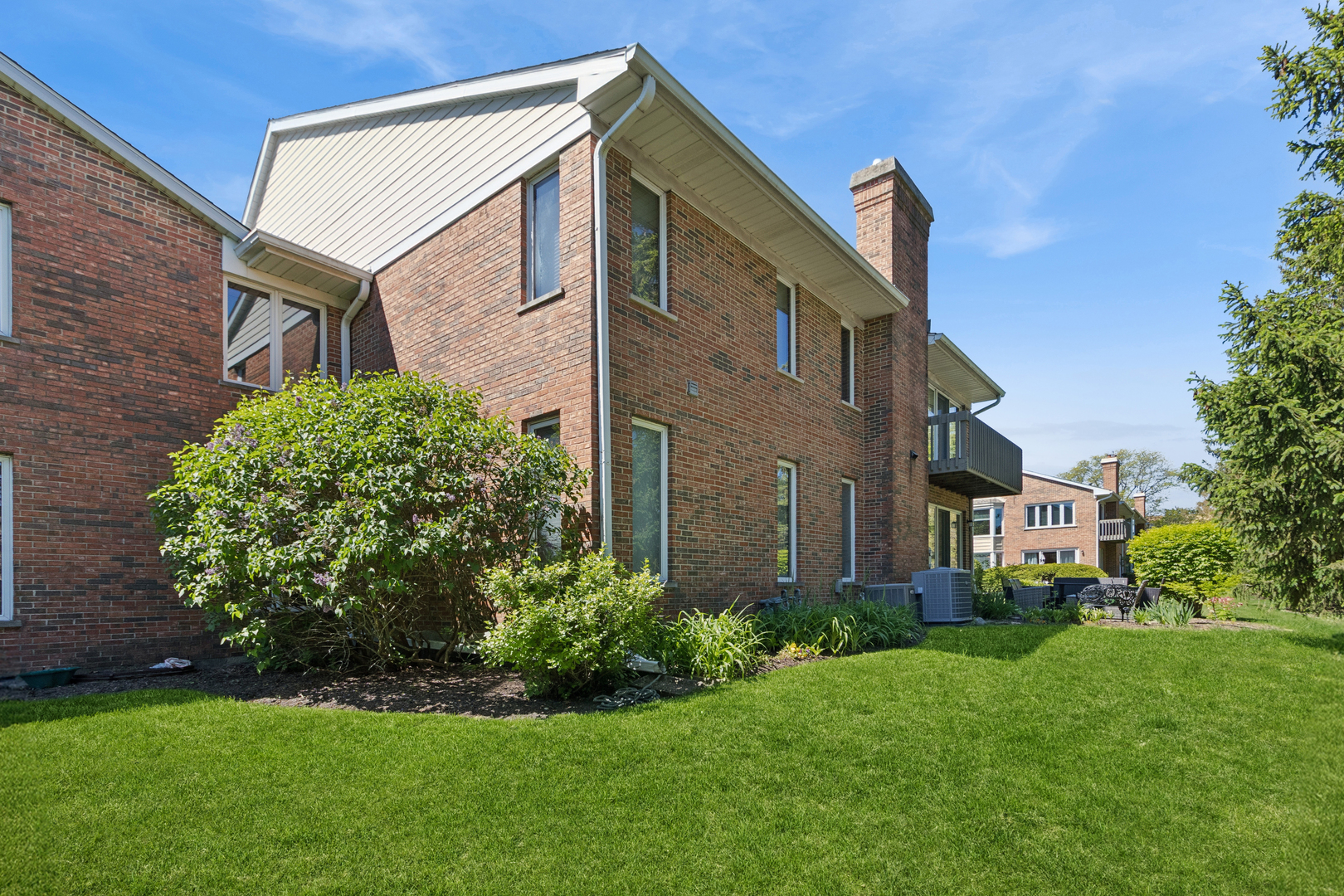 1659 N Belmont Court Unit: 1659