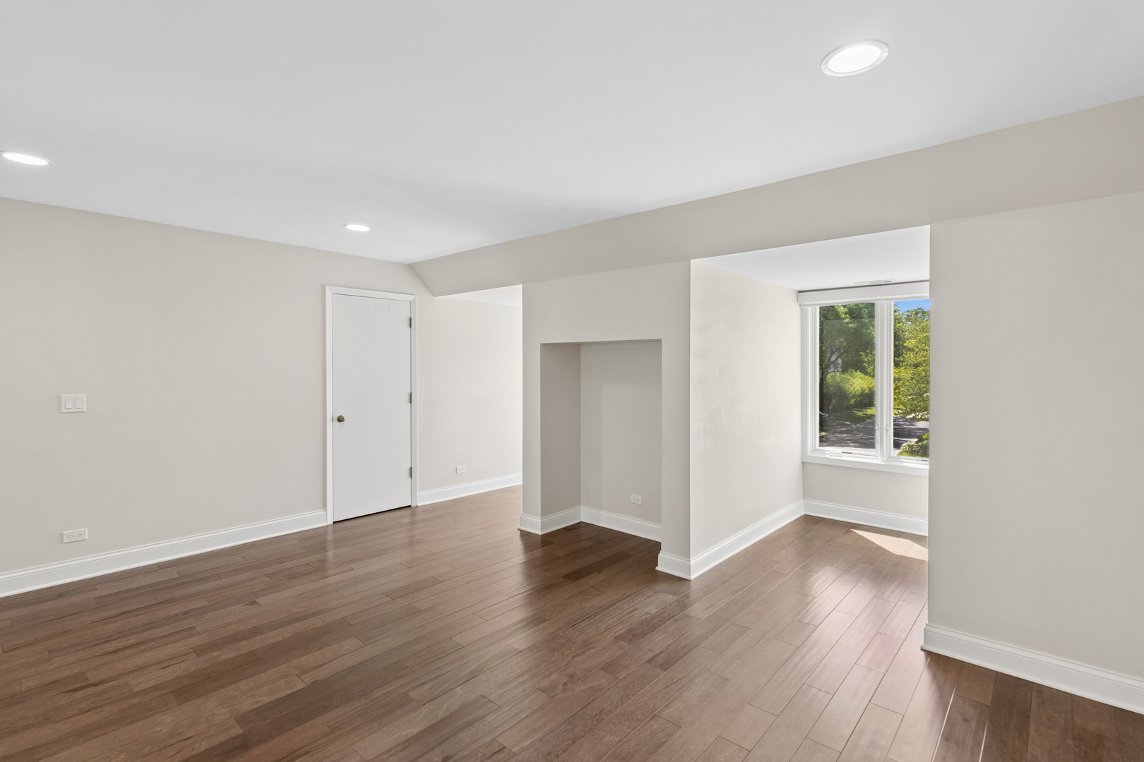 1659 N Belmont Court Unit: 1659