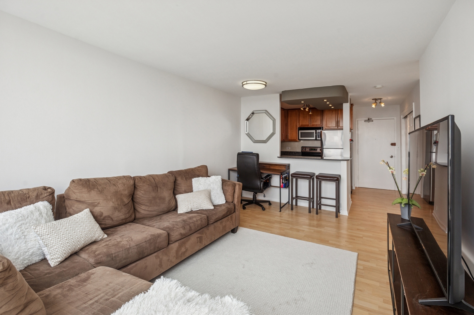 1455 N Sandburg Terrace Unit: 1105