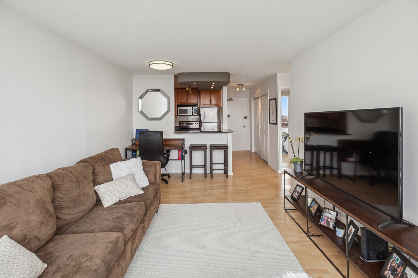 1455 N Sandburg Terrace Unit: 1105