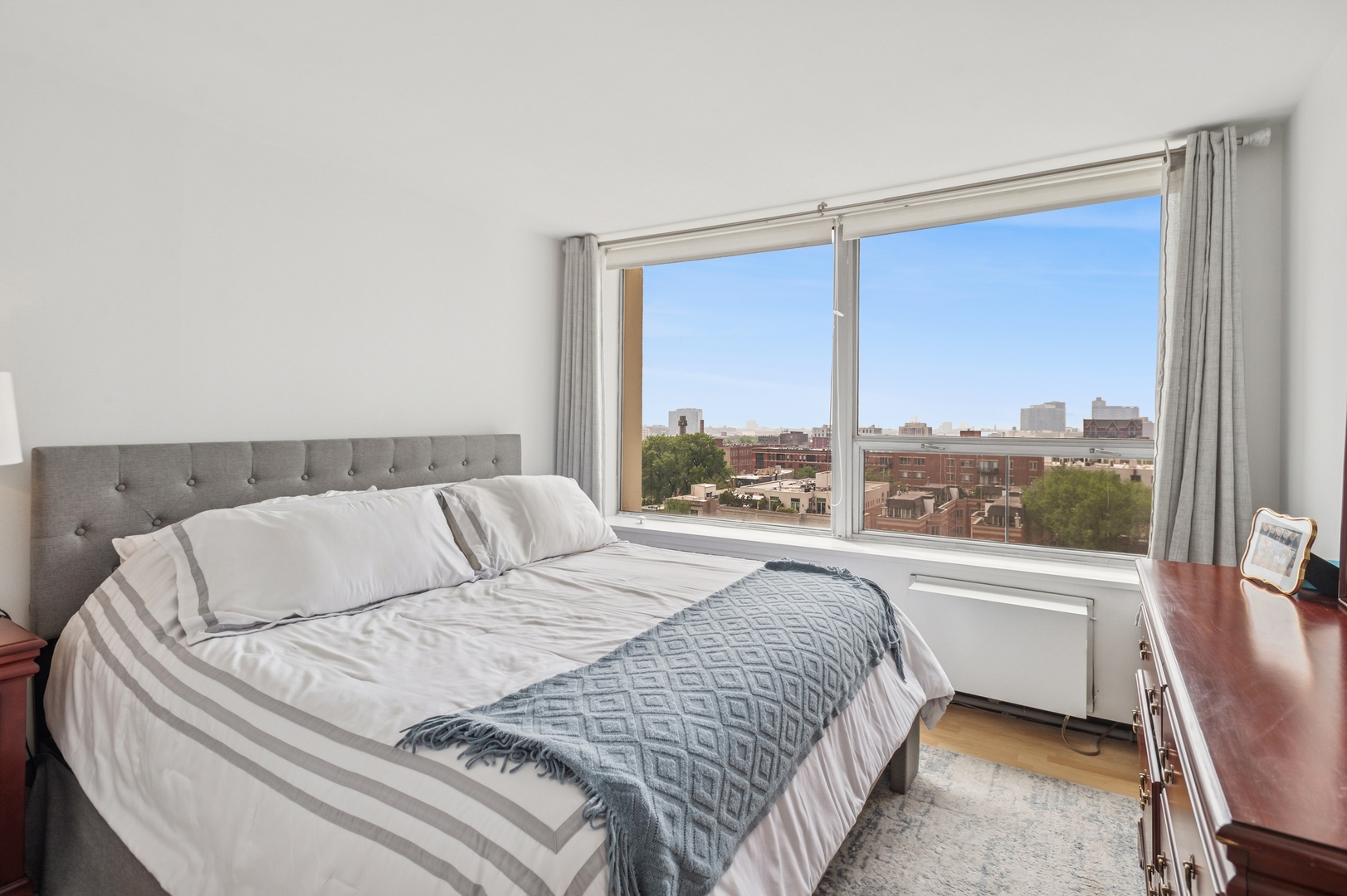 1455 N Sandburg Terrace Unit: 1105