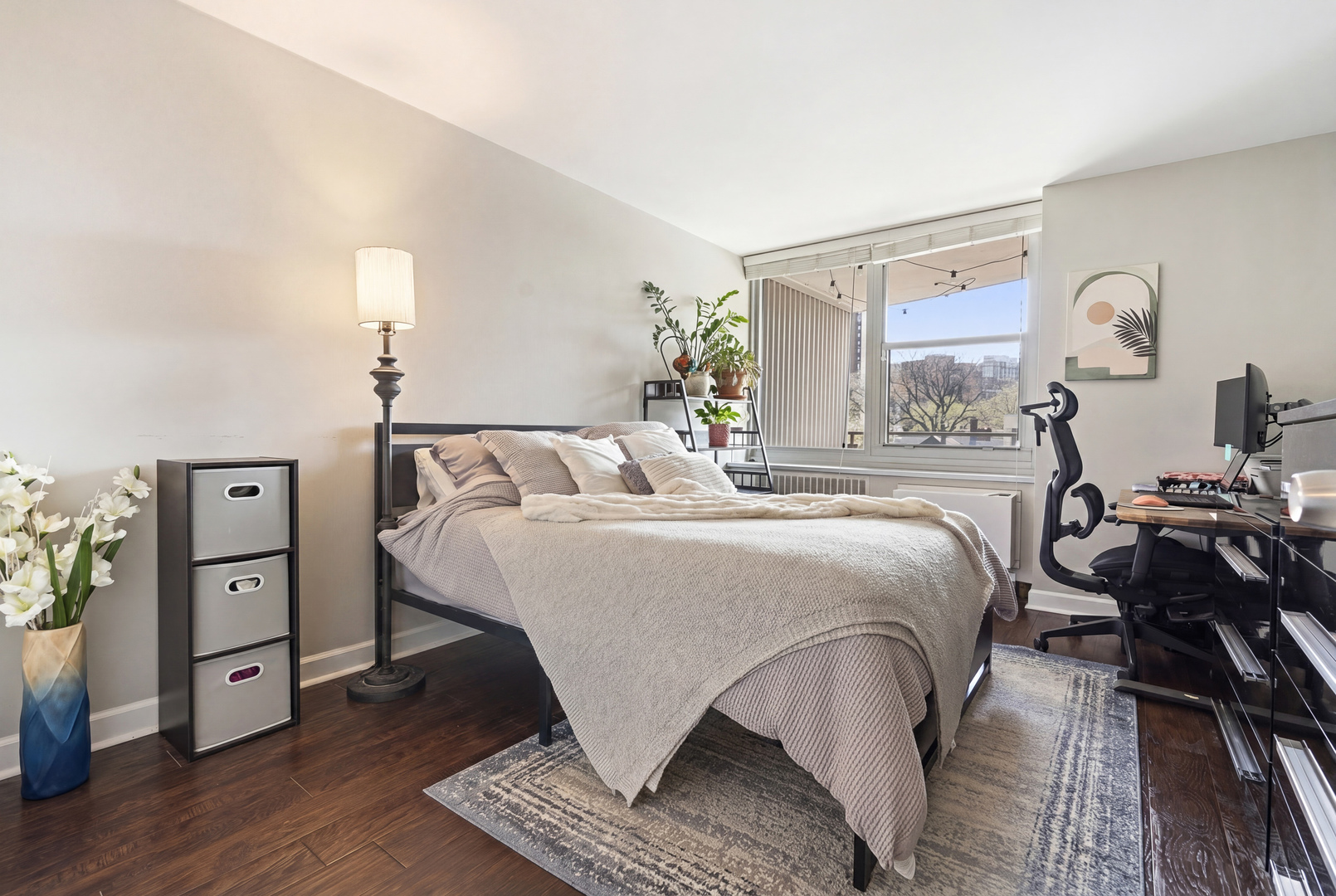 555 W Cornelia Avenue Unit: 512