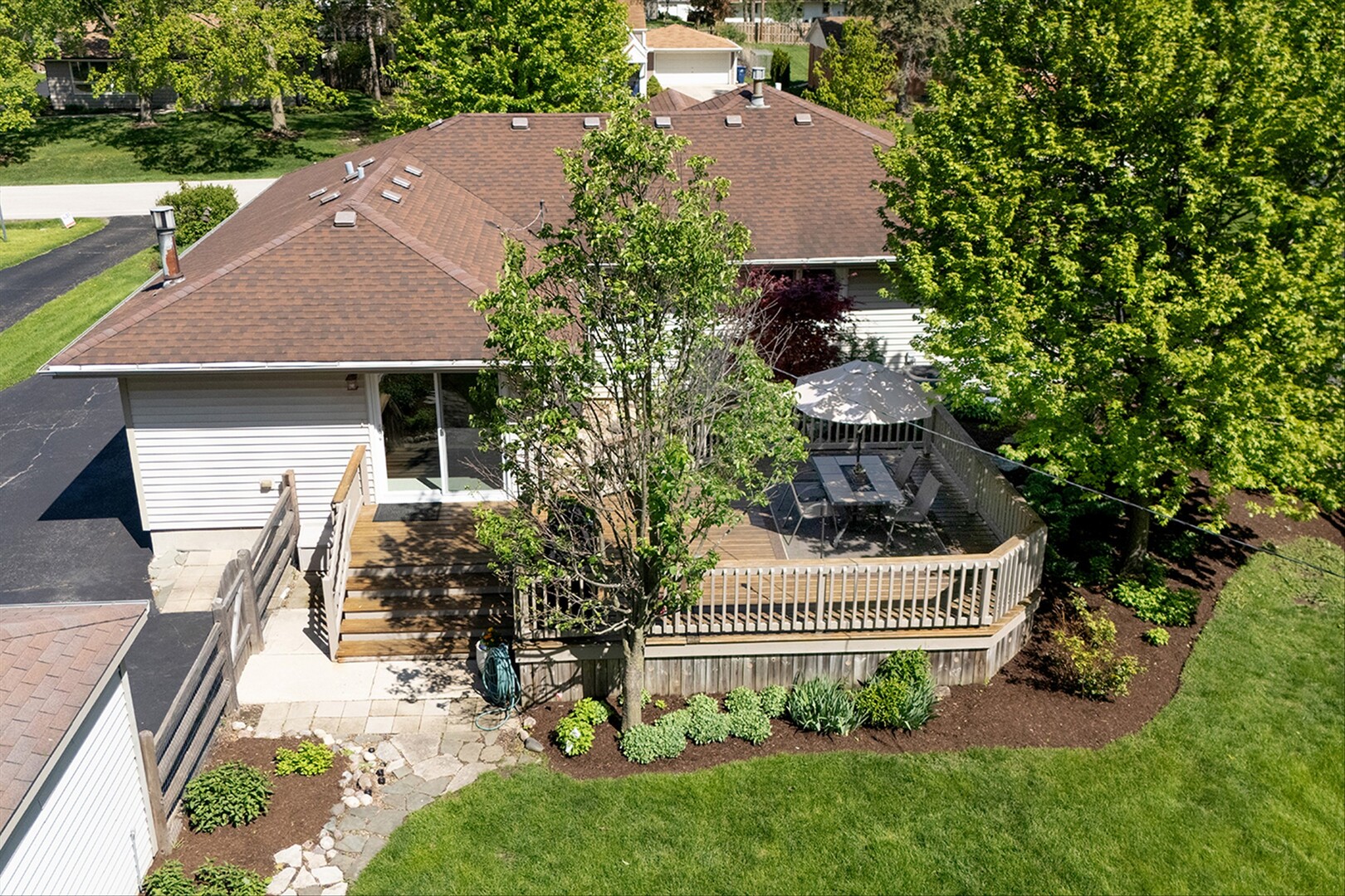 5324 Clover Drive