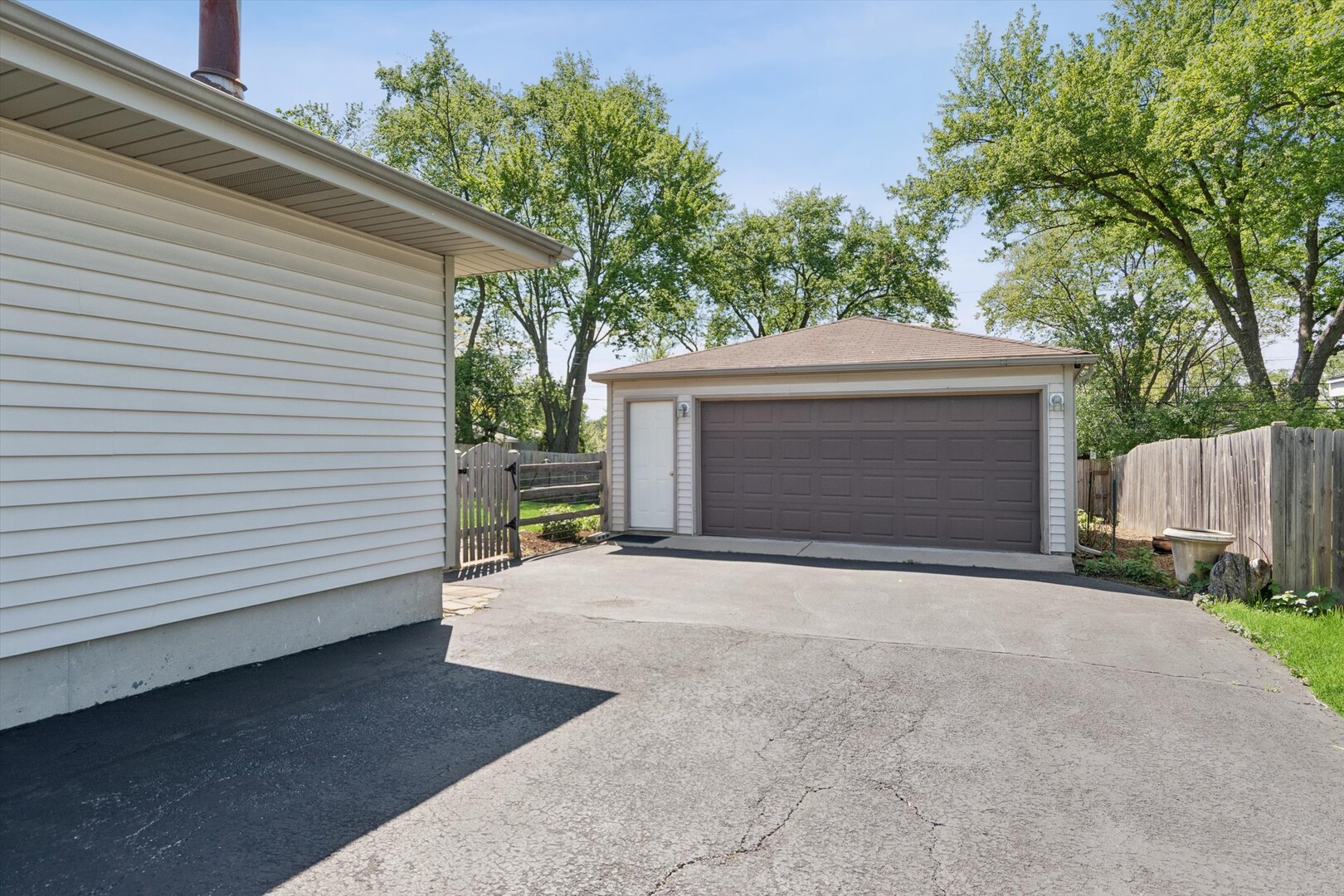 5324 Clover Drive