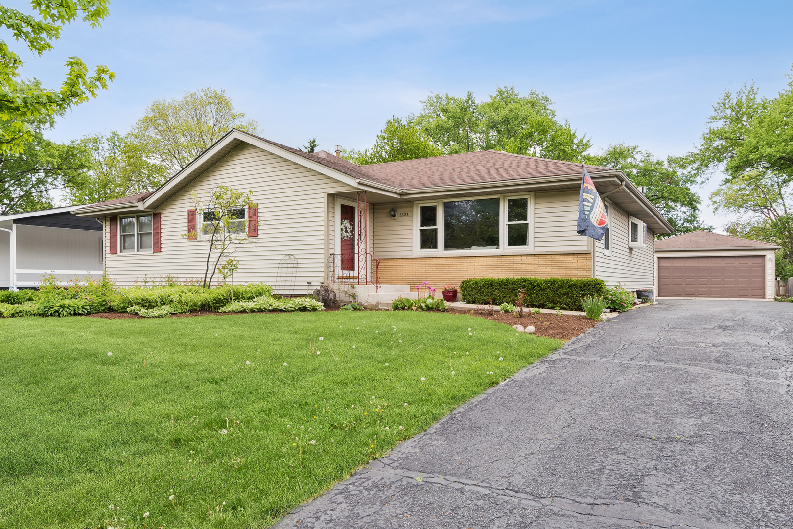 5324 Clover Drive