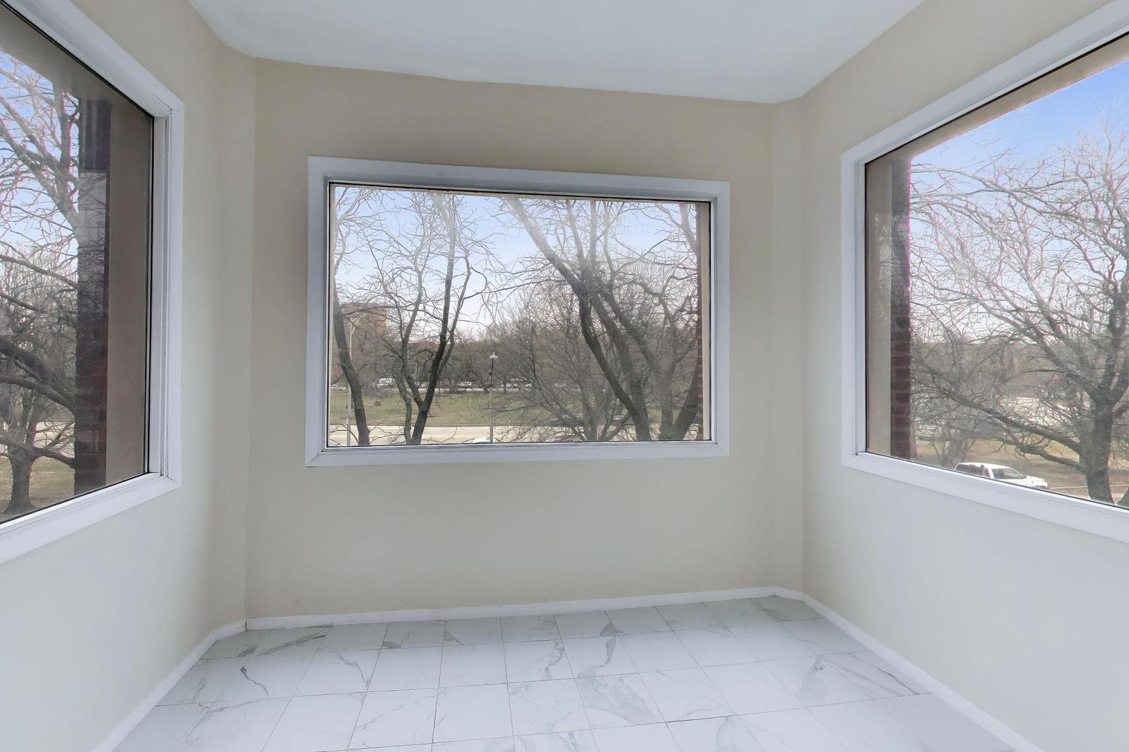 825 E Drexel Square Unit: 2