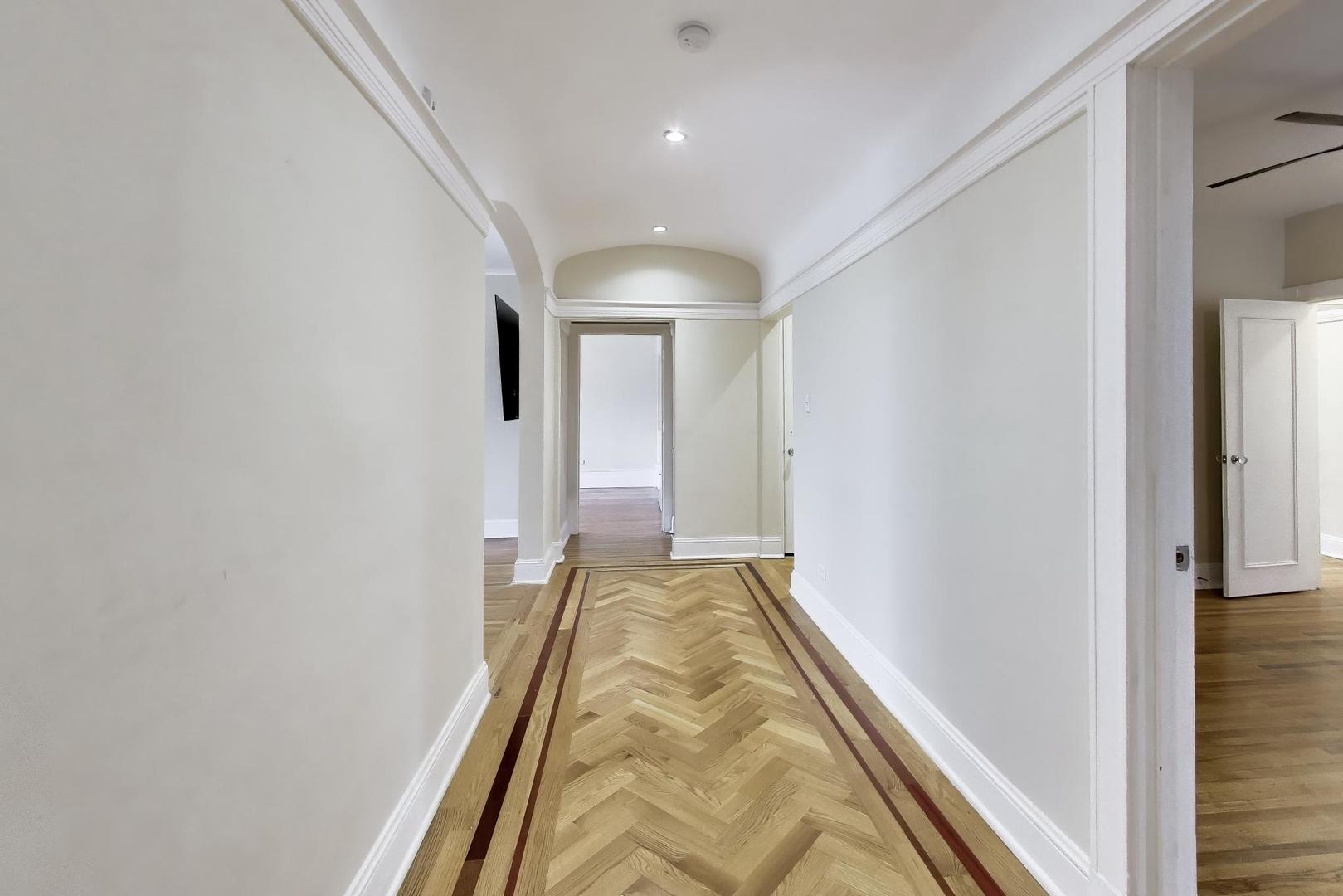 825 E Drexel Square Unit: 2