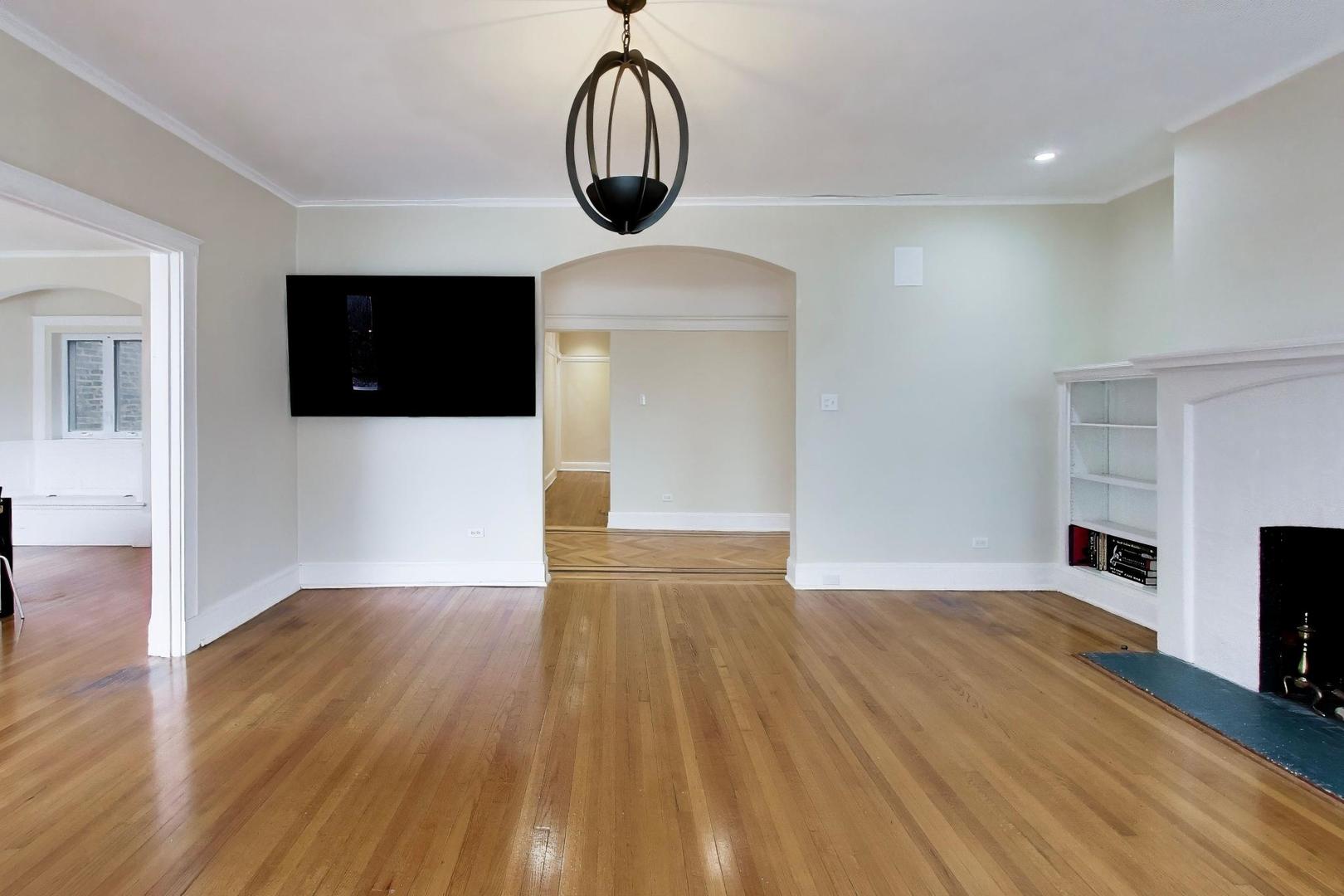 825 E Drexel Square Unit: 2