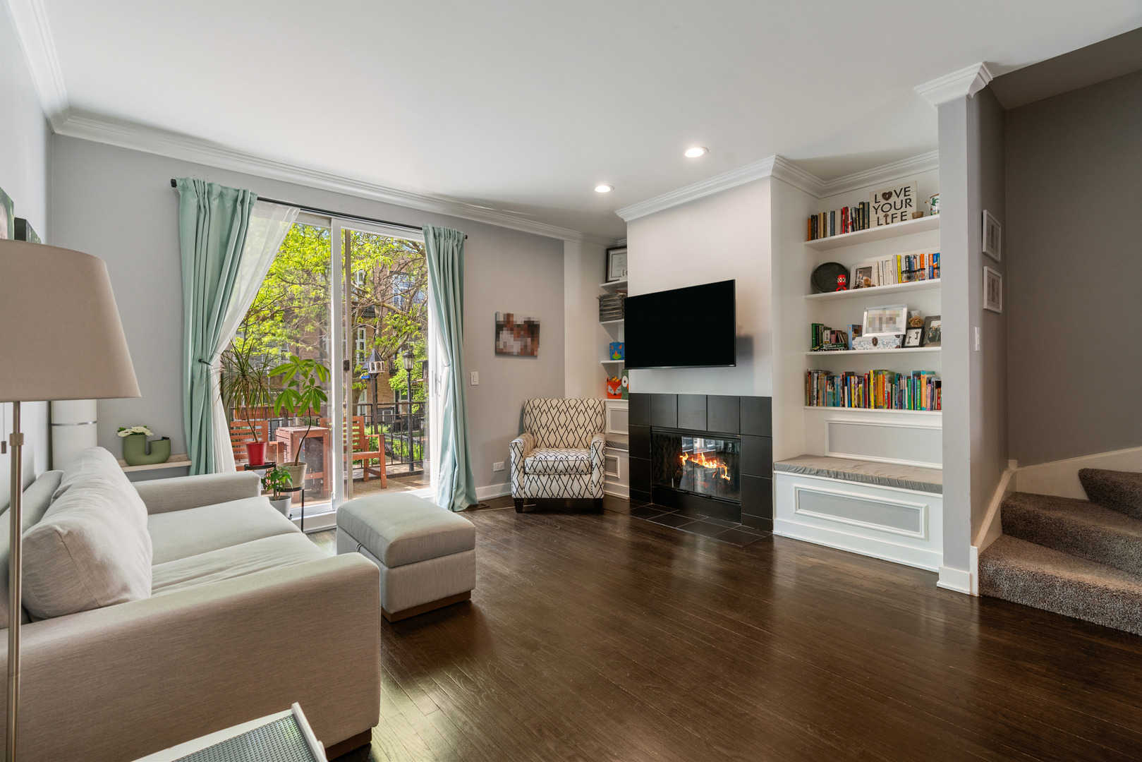 1826 S Michigan Avenue Unit: F