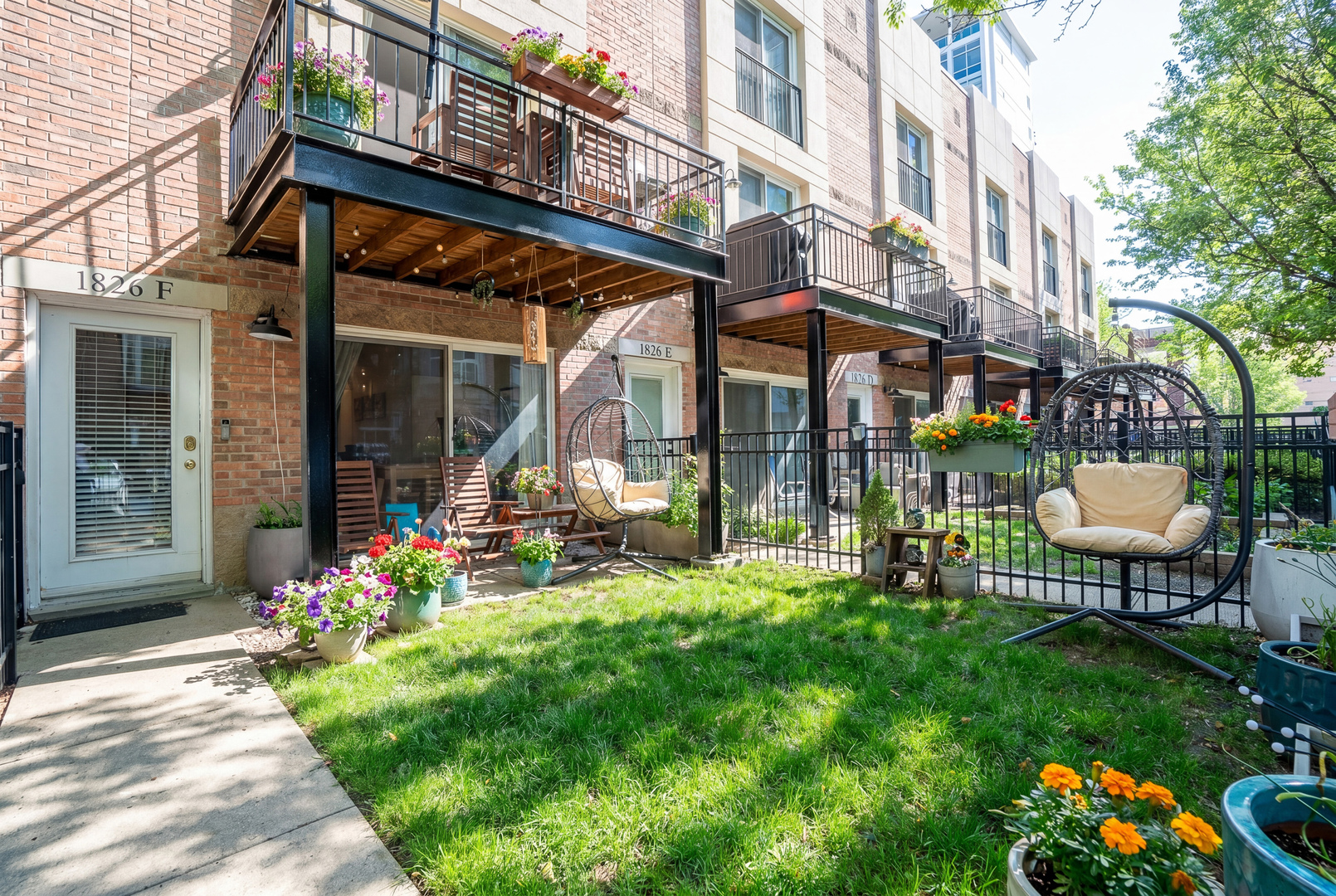 1826 S Michigan Avenue Unit: F