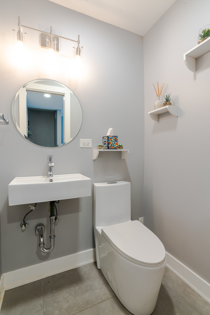 1826 S Michigan Avenue Unit: F