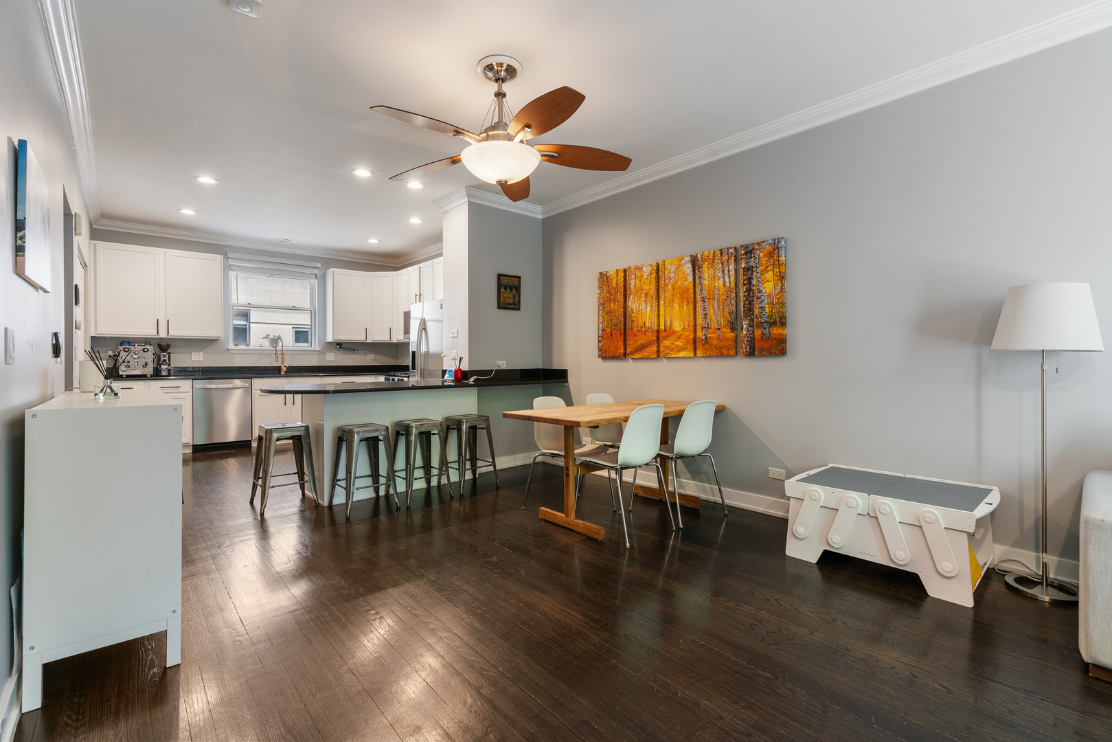 1826 S Michigan Avenue Unit: F