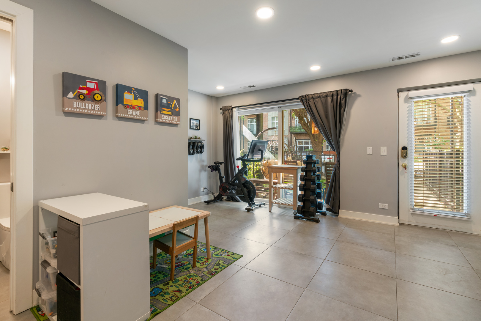 1826 S Michigan Avenue Unit: F