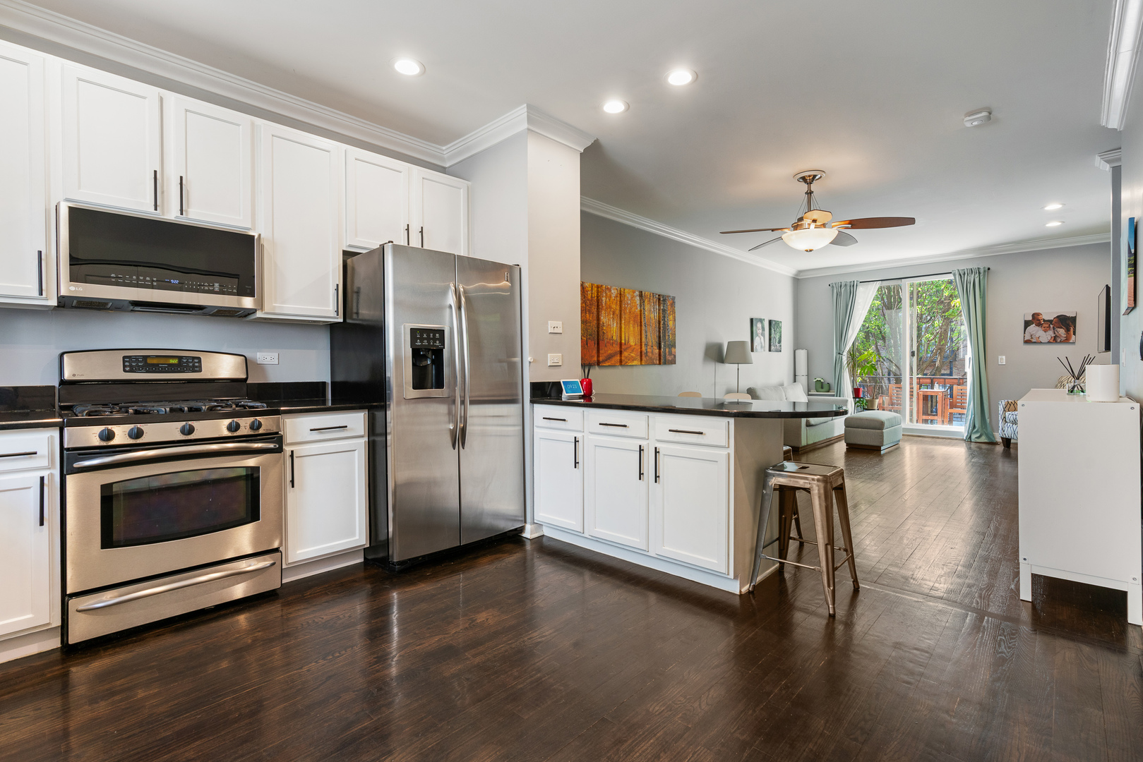 1826 S Michigan Avenue Unit: F