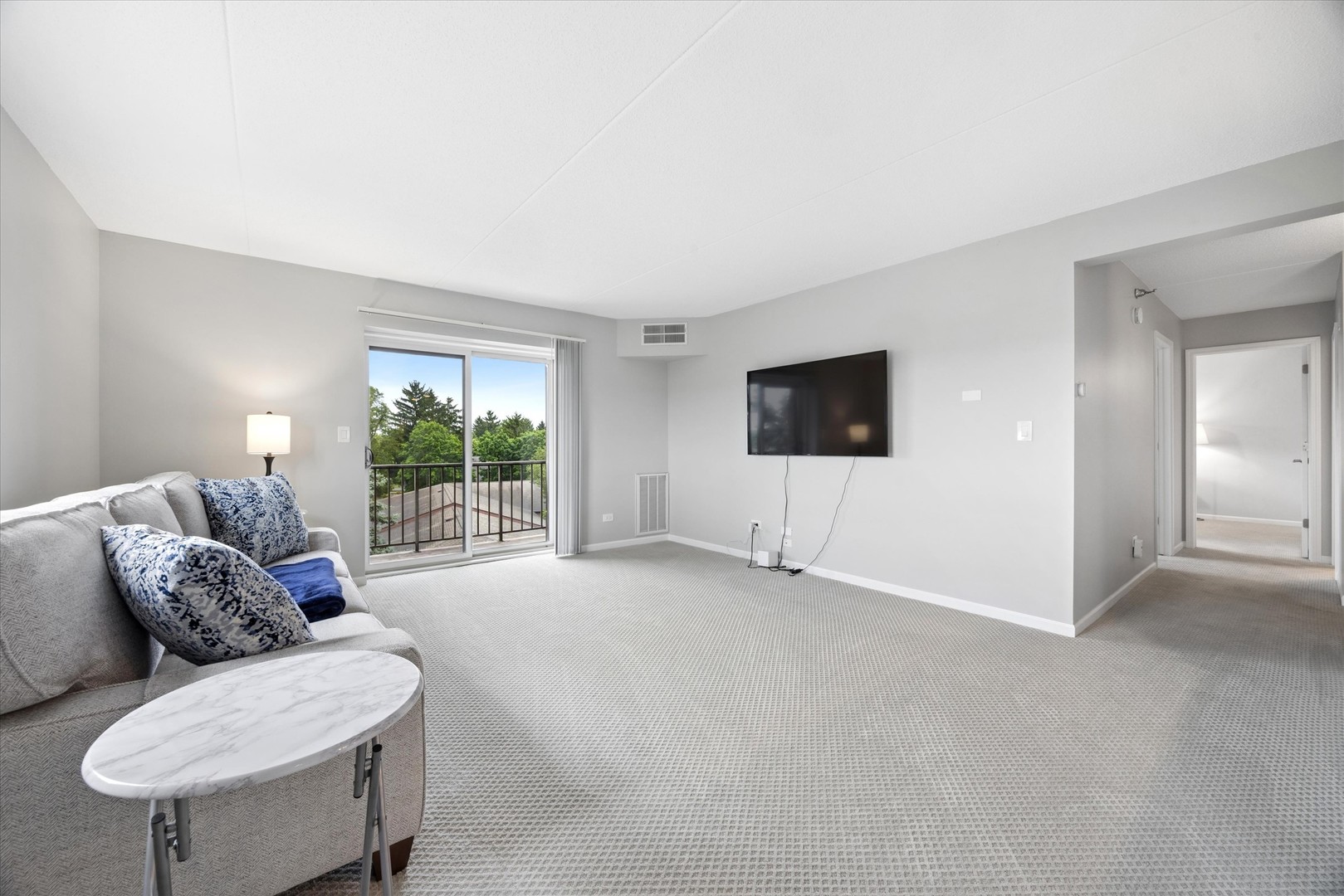 1 Bloomingdale Place Unit: 502
