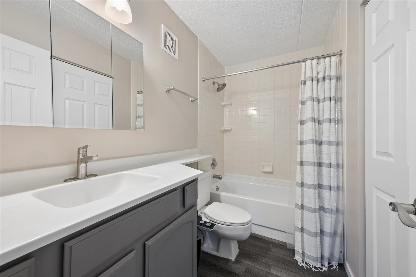 1 Bloomingdale Place Unit: 502