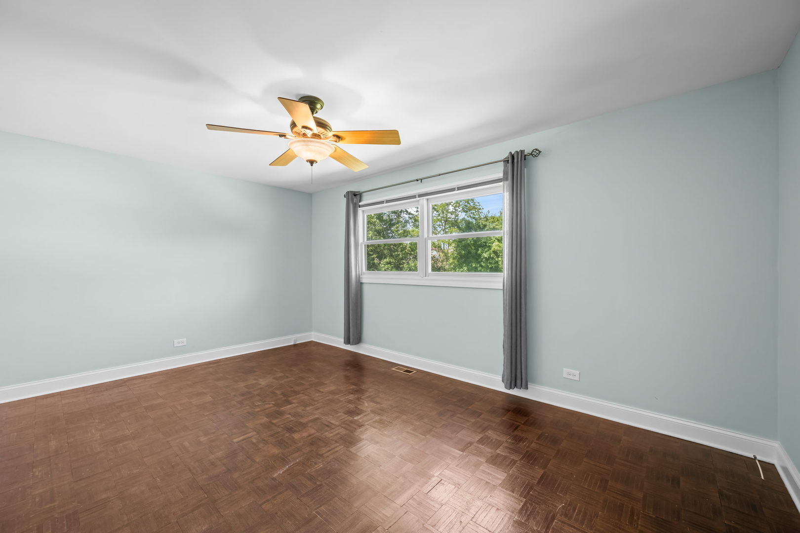 515 W Tanglewood Drive