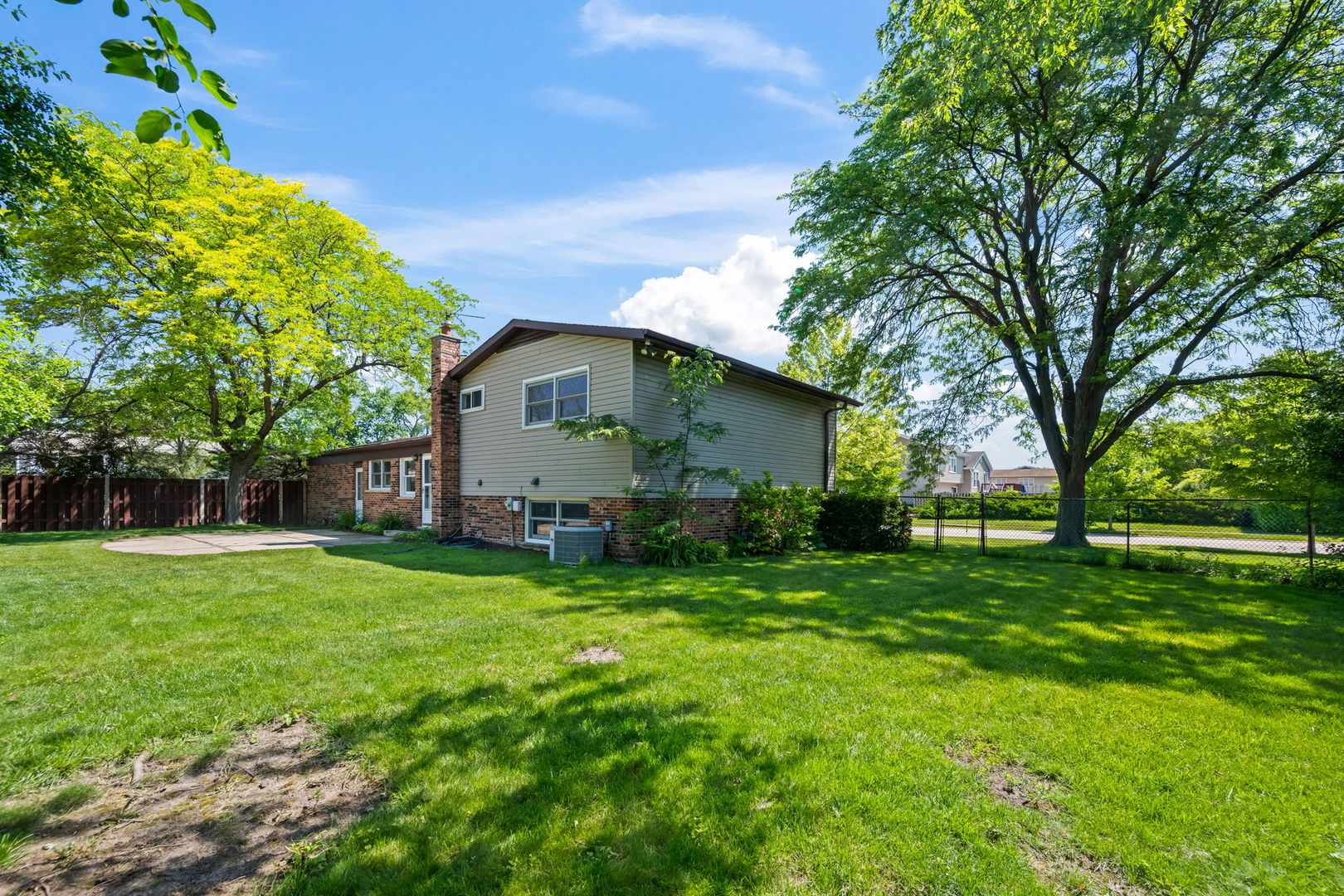 515 W Tanglewood Drive