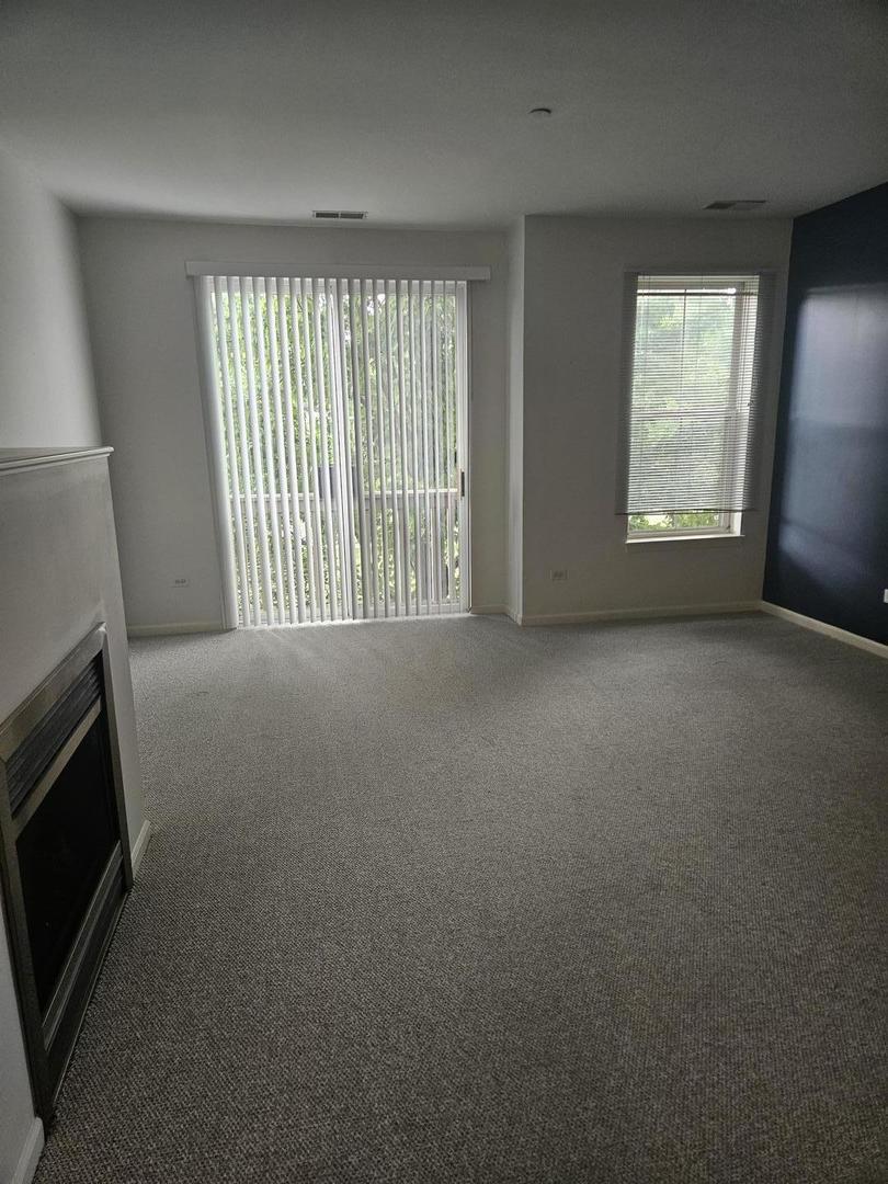 1950 FARNSWORTH Lane Unit: 104