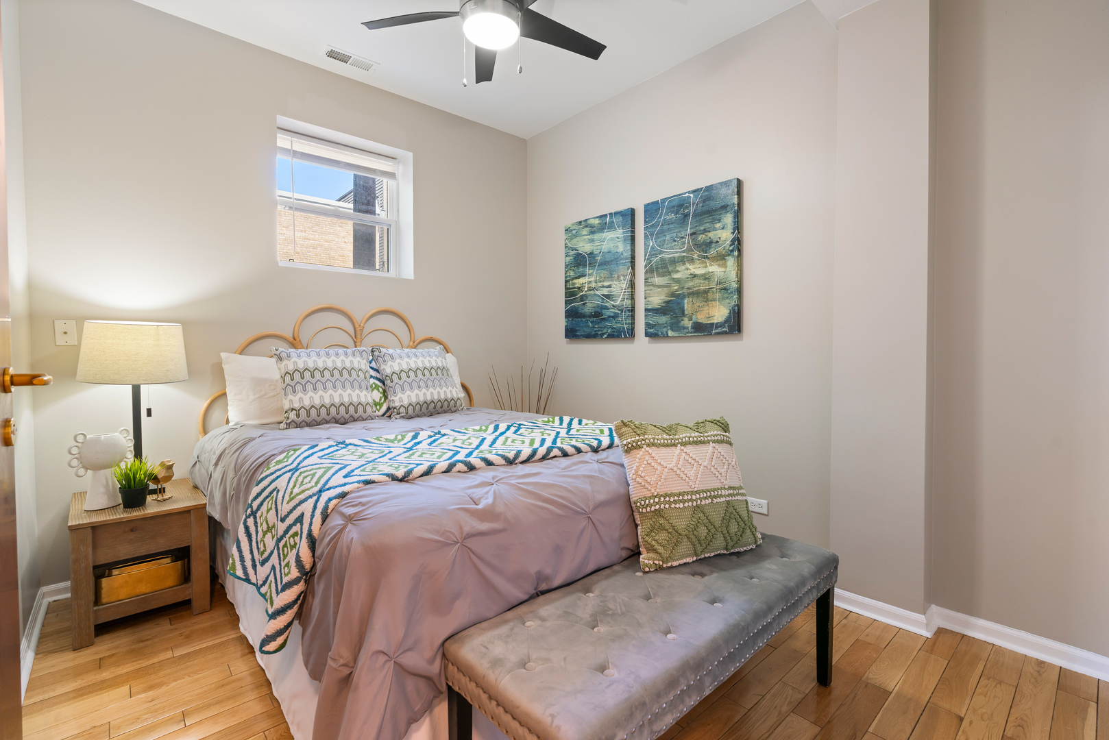 3908 W Ainslie Street Unit: G