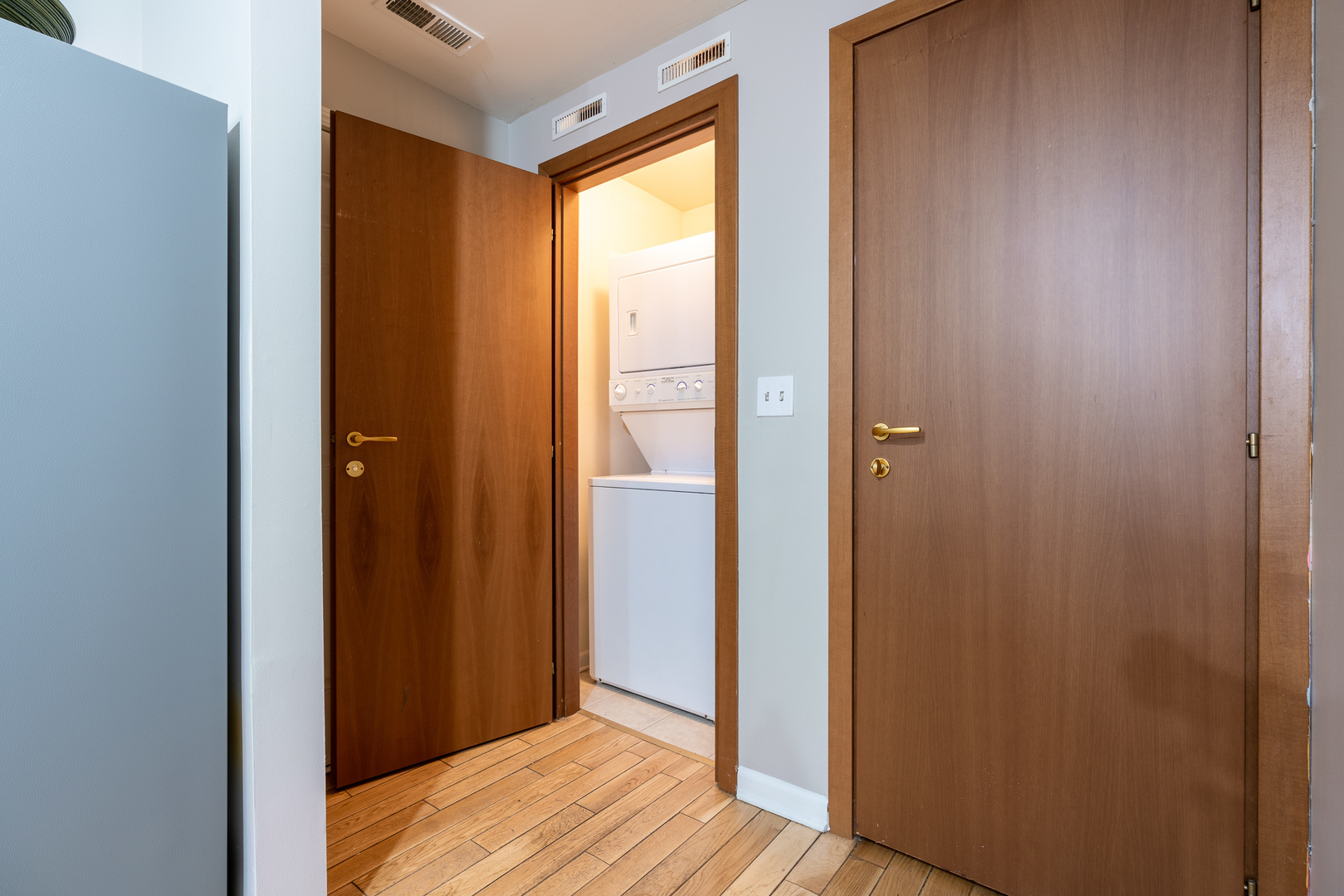 3908 W Ainslie Street Unit: G