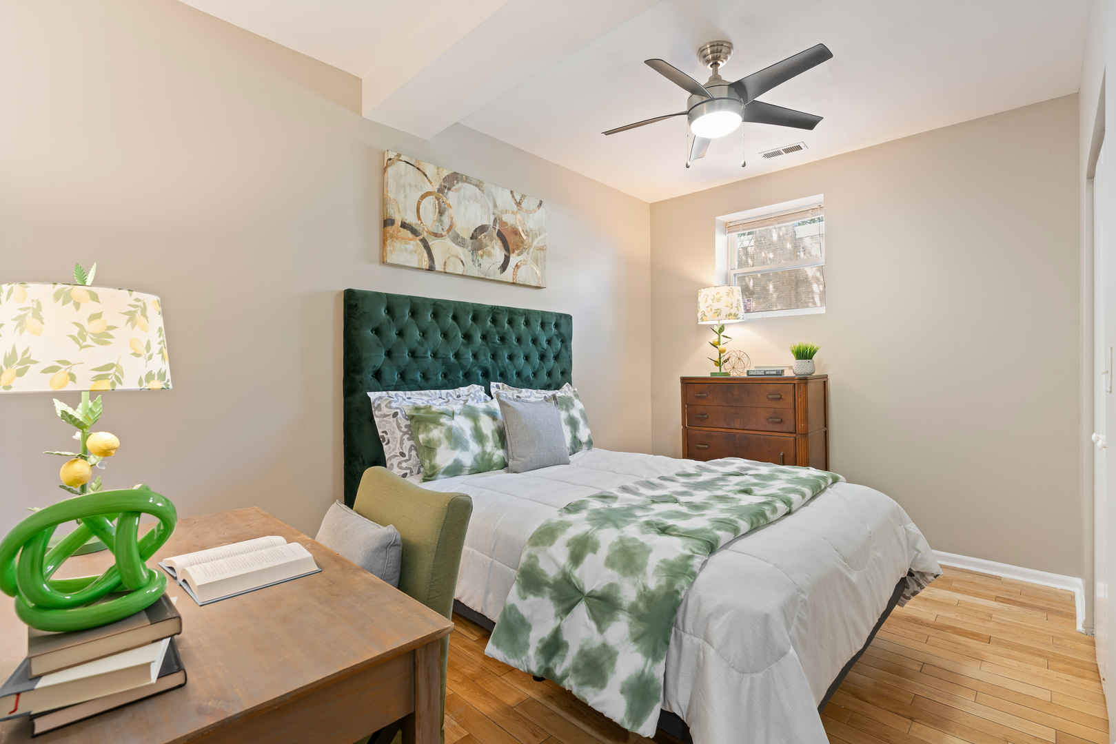 3908 W Ainslie Street Unit: G
