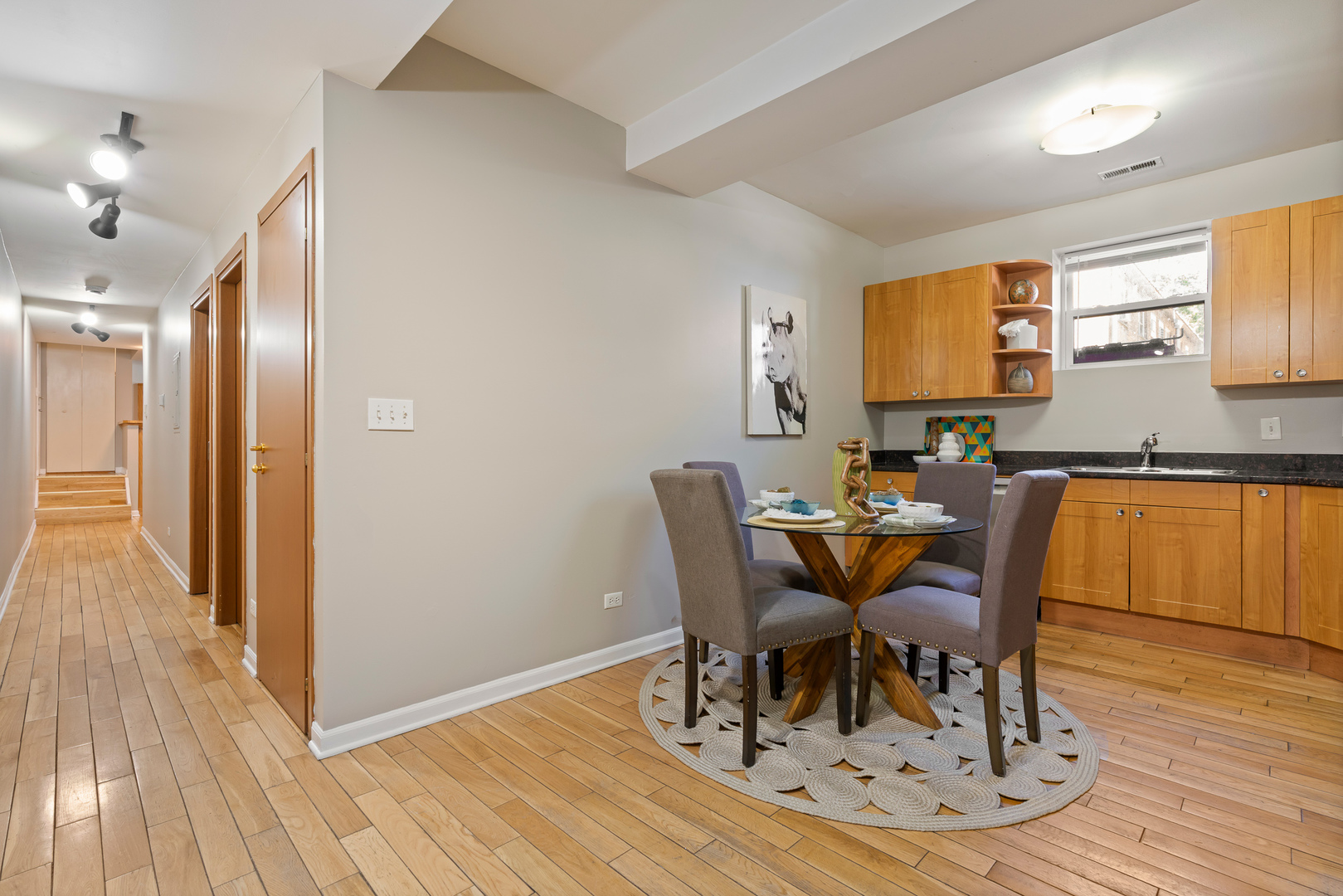 3908 W Ainslie Street Unit: G
