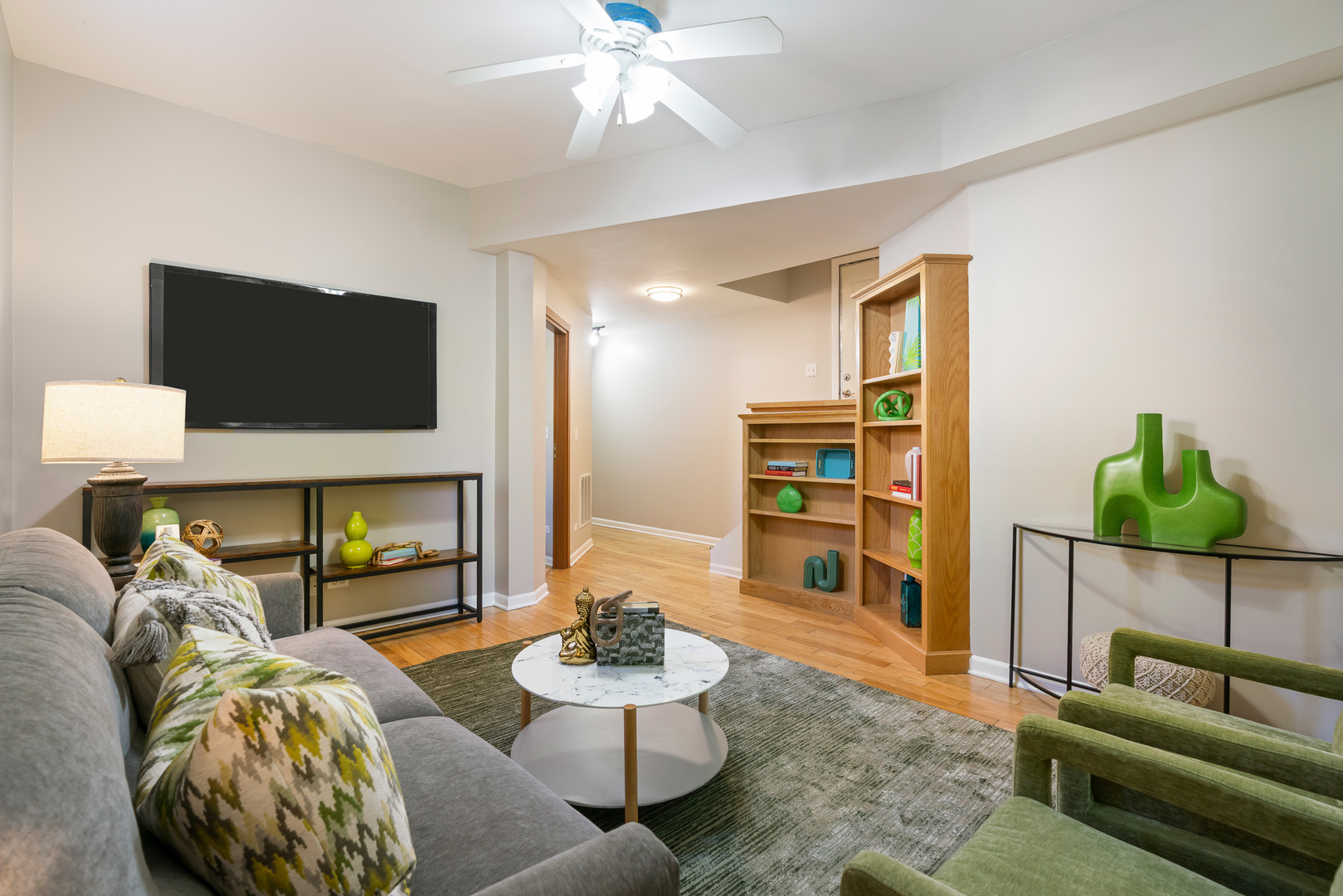 3908 W Ainslie Street Unit: G