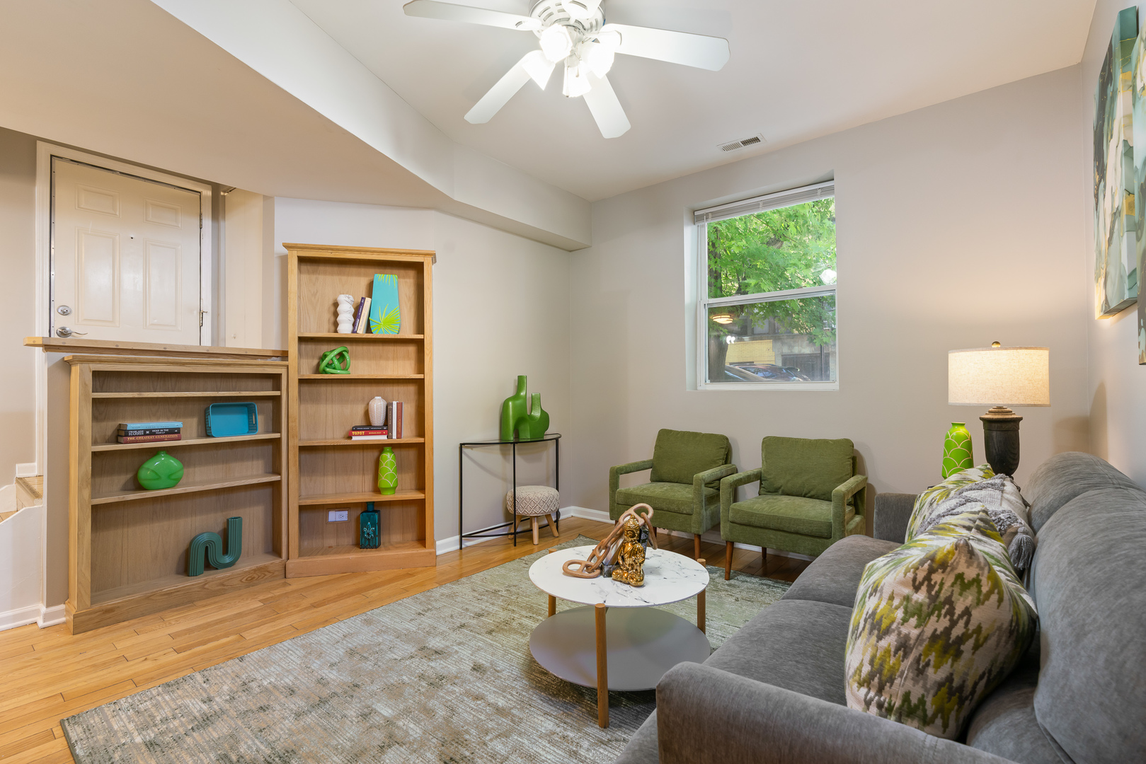 3908 W Ainslie Street Unit: G
