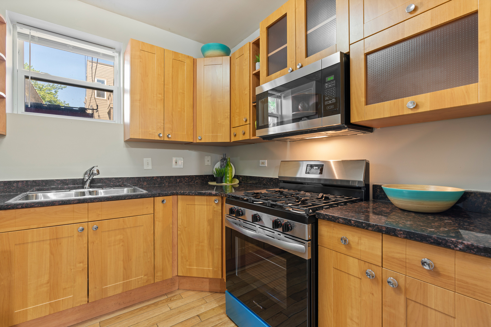 3908 W Ainslie Street Unit: G