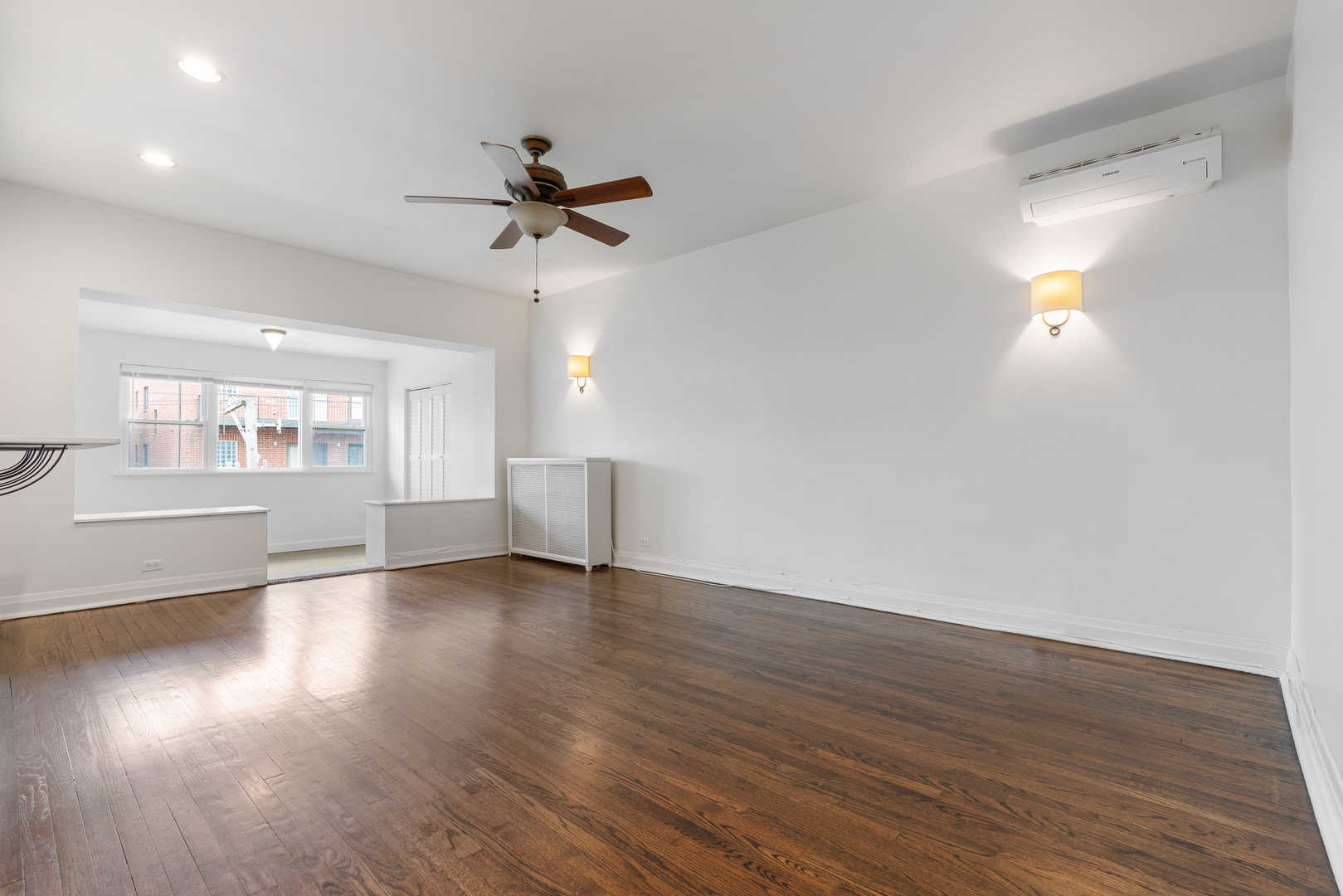 3739 N Wilton Avenue Unit: 3S