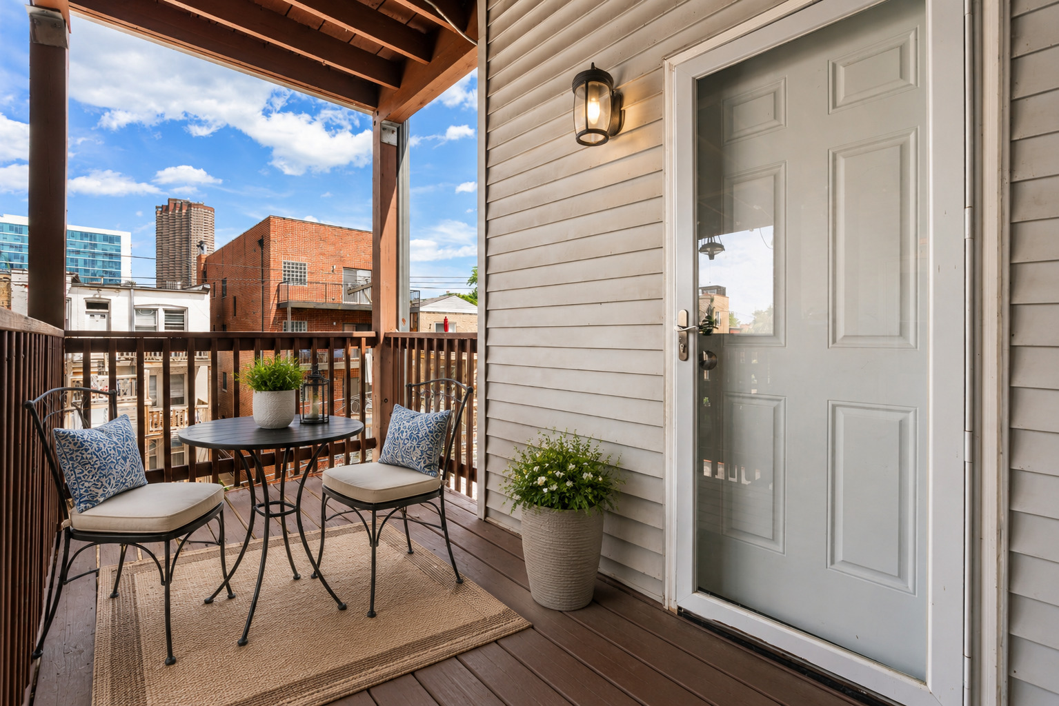 3739 N Wilton Avenue Unit: 3S