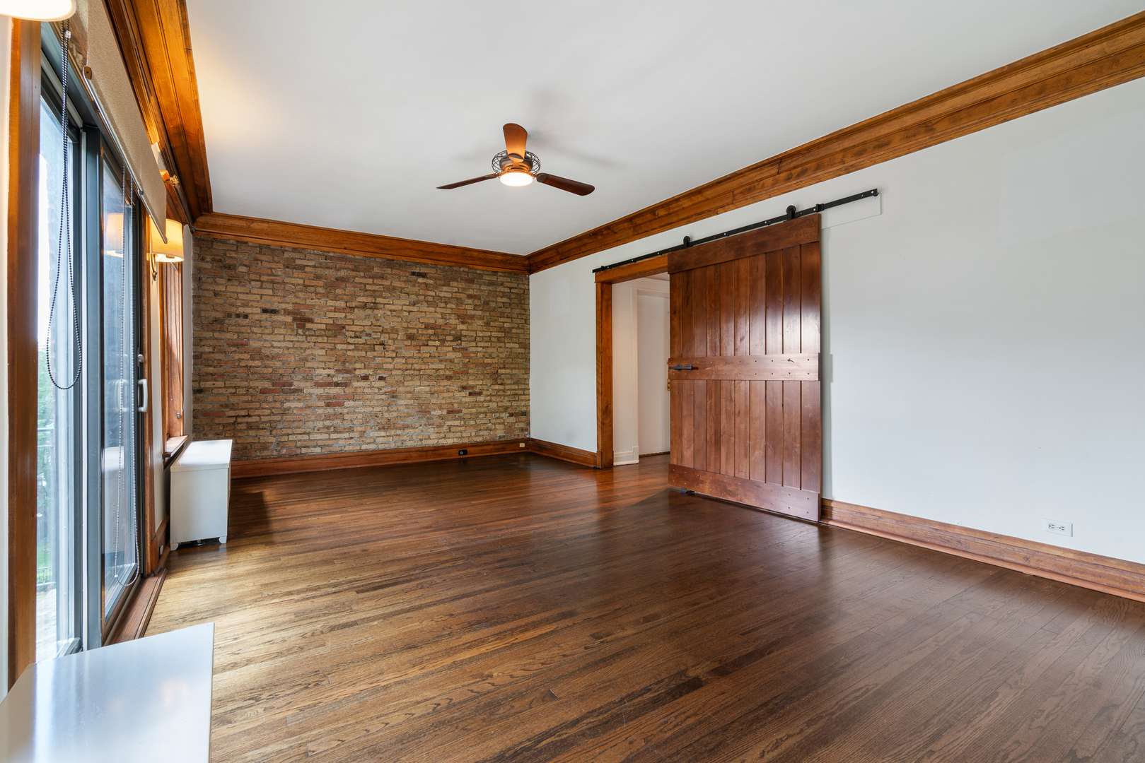 3739 N Wilton Avenue Unit: 3S