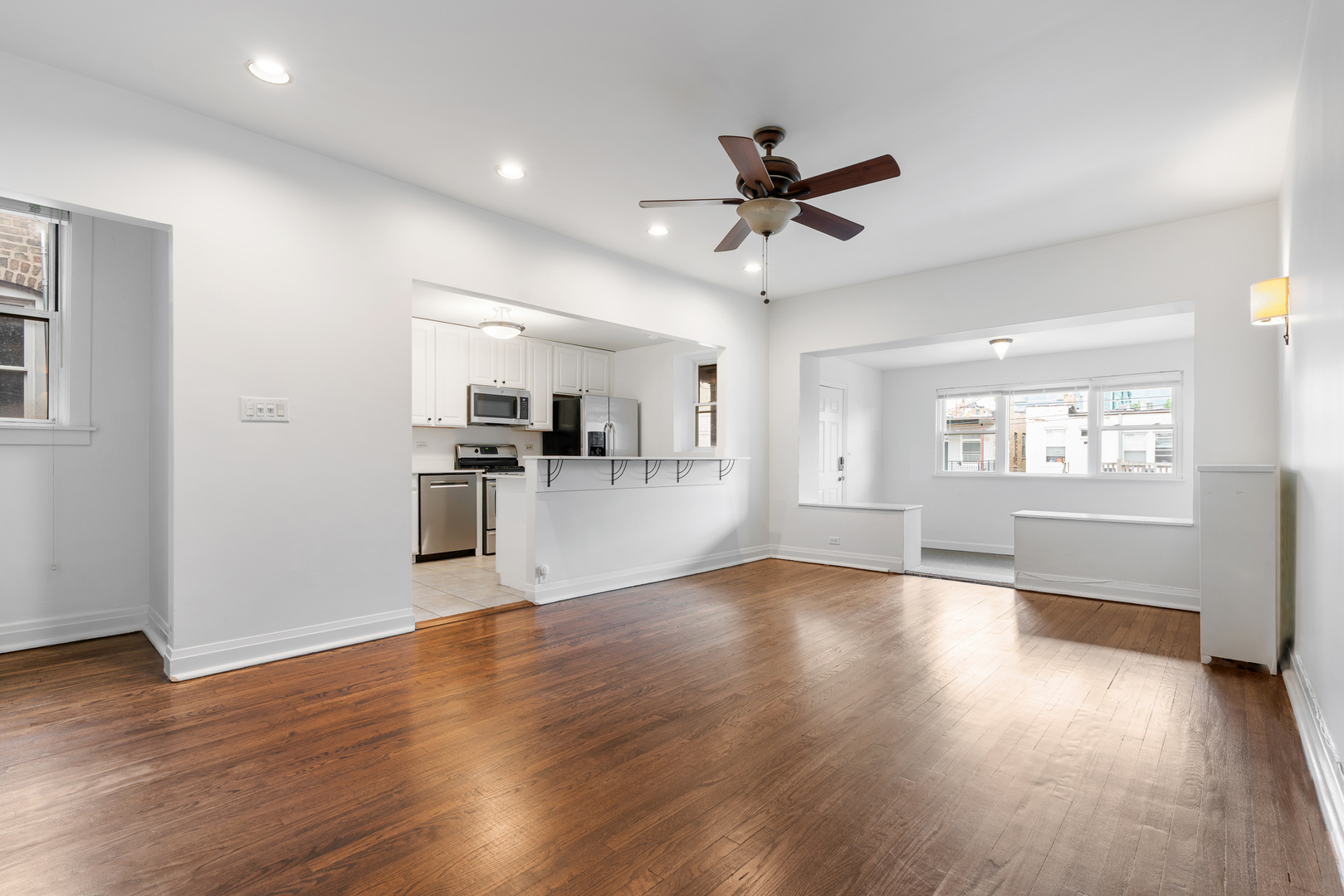 3739 N Wilton Avenue Unit: 3S