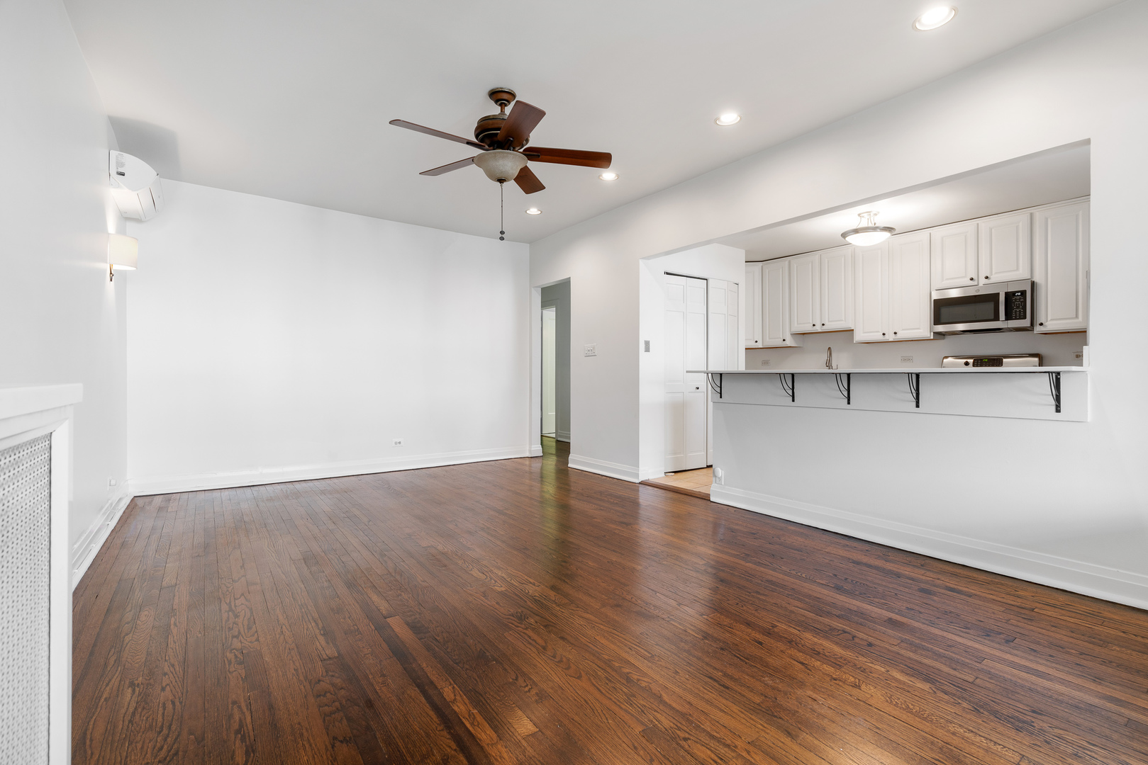 3739 N Wilton Avenue Unit: 3S