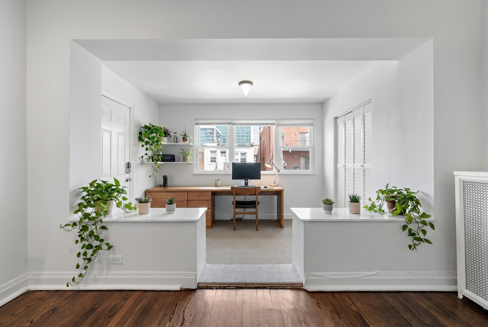 3739 N Wilton Avenue Unit: 3S
