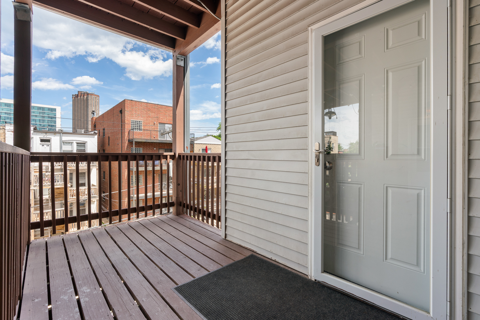 3739 N Wilton Avenue Unit: 3S