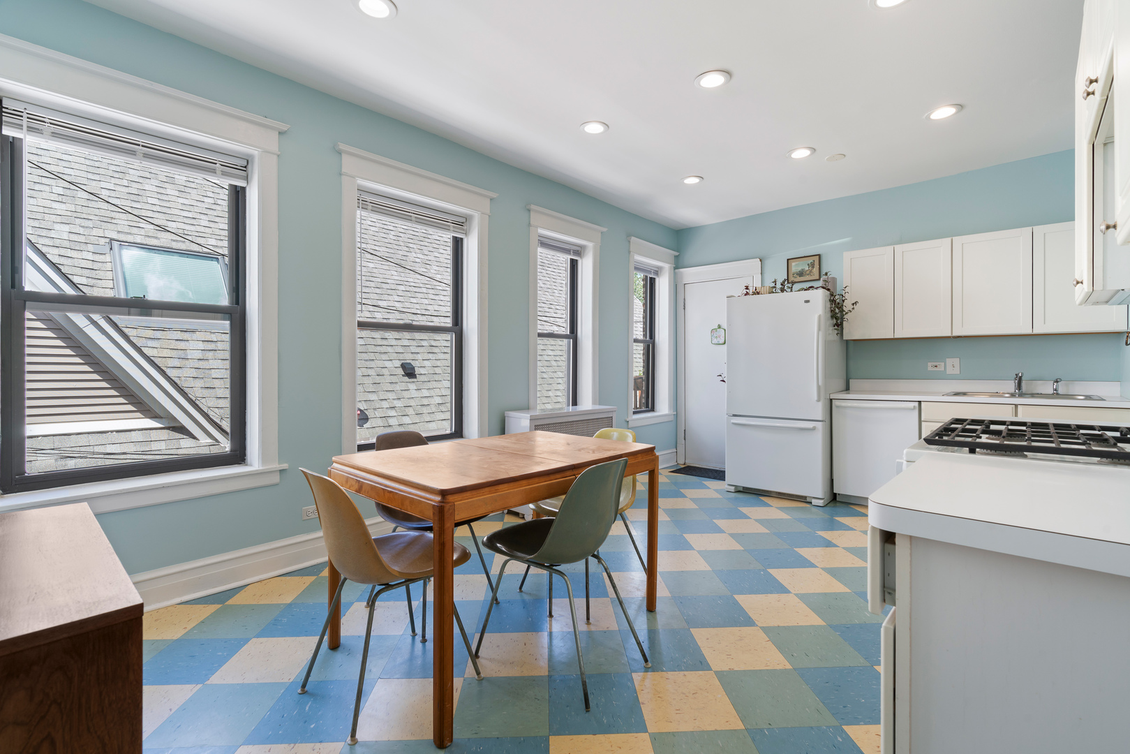 1728 W Leland Avenue Unit: 3W