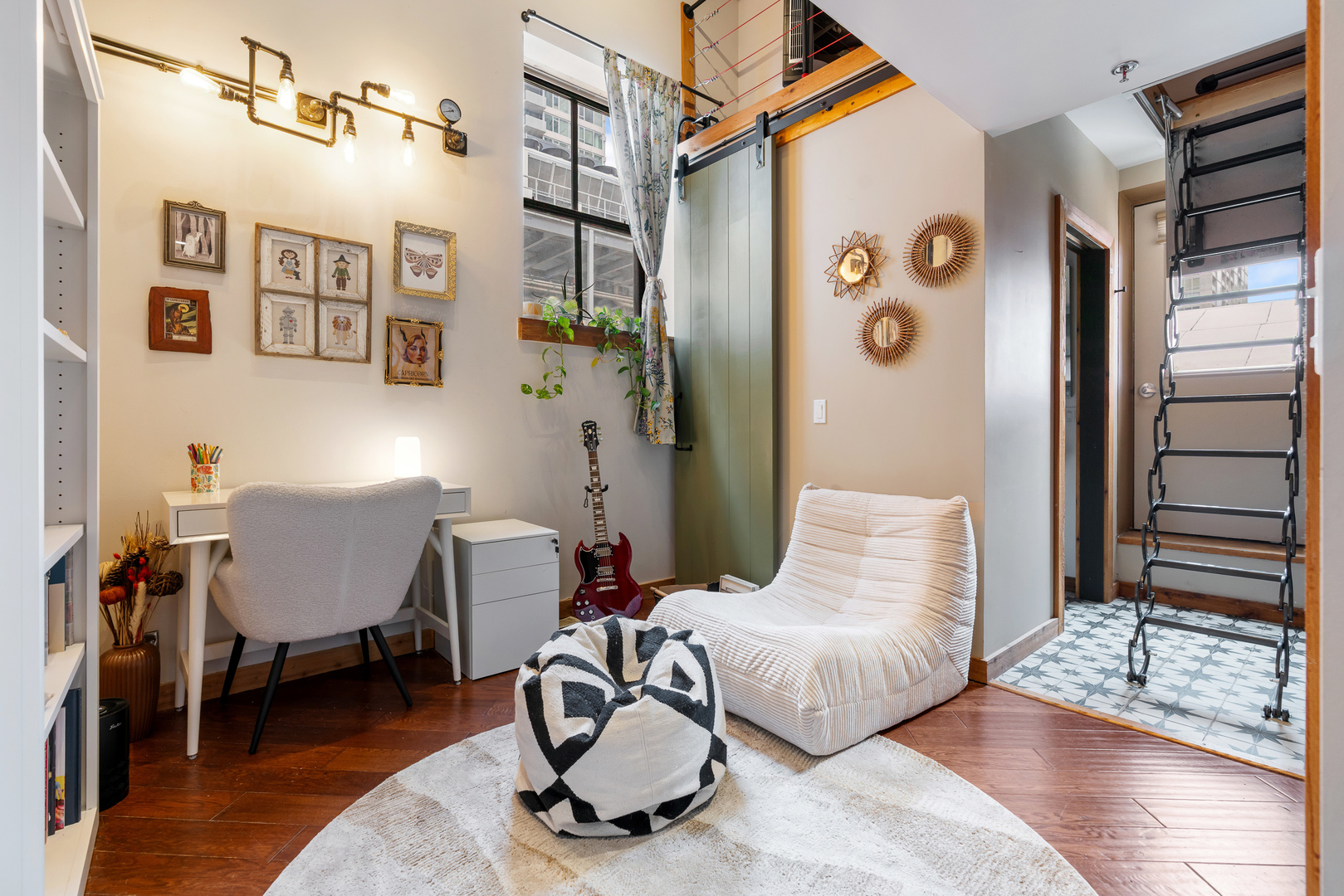 732 S Financial Place Unit: 810