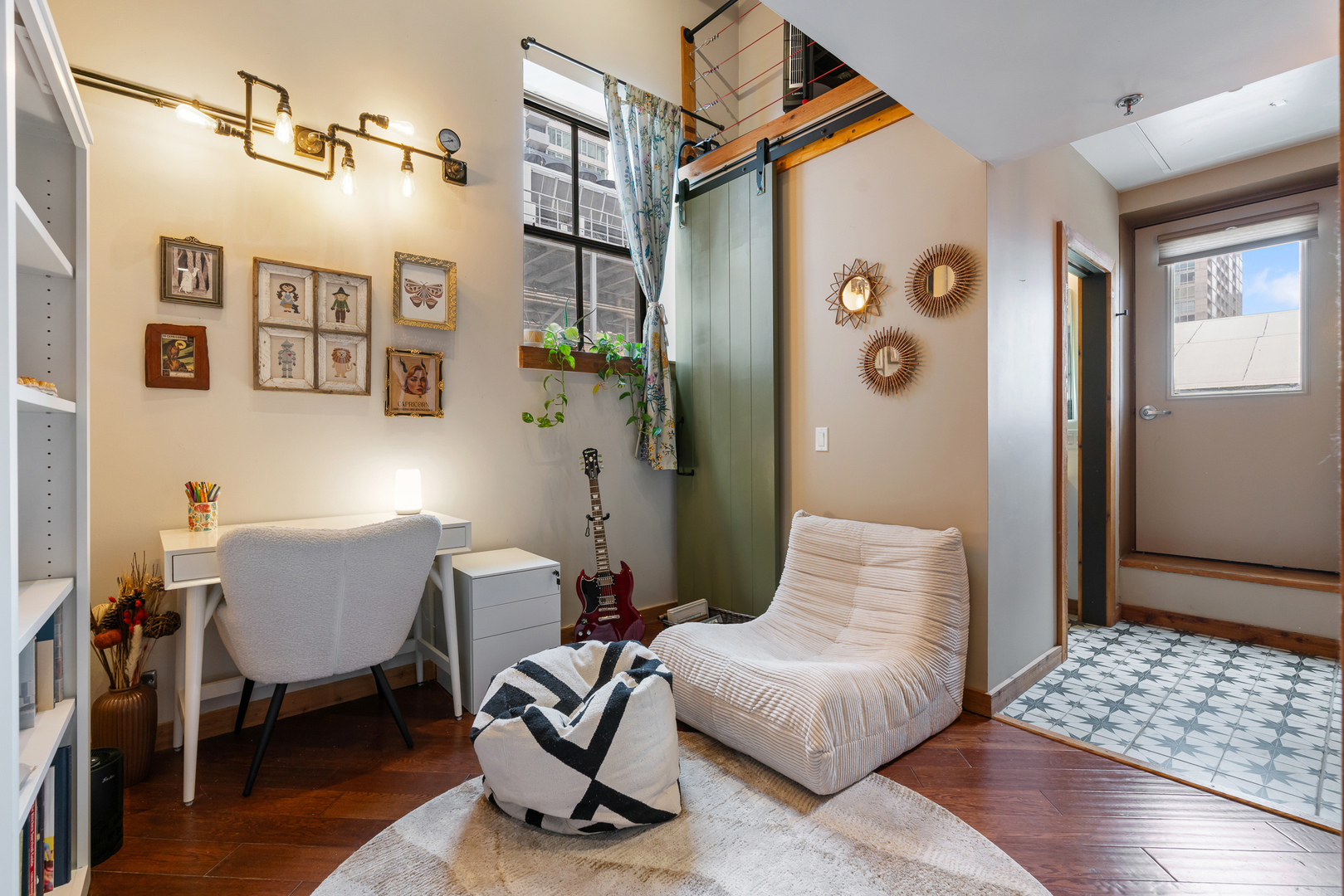 732 S Financial Place Unit: 810