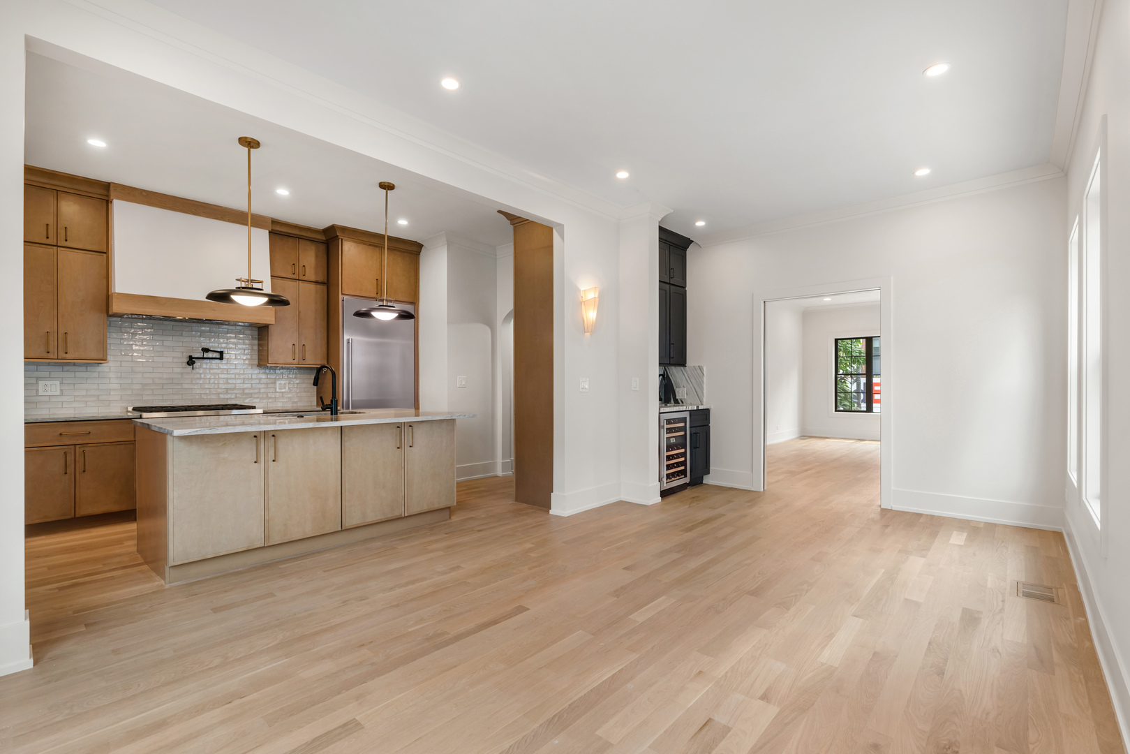 1962 W Wilson Avenue
