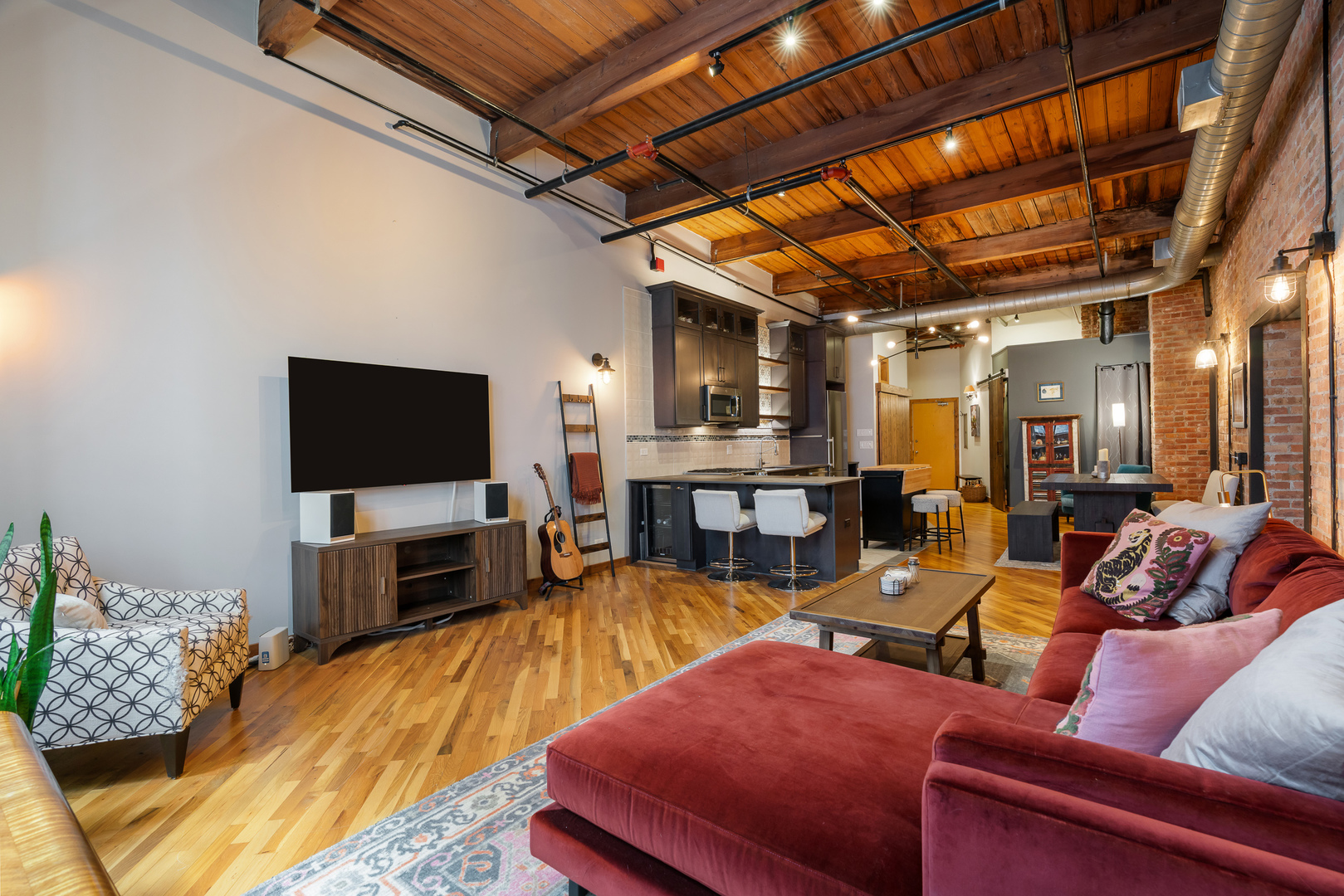 732 S Financial Place Unit: 810