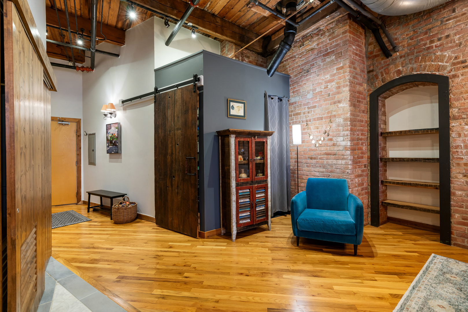 732 S Financial Place Unit: 810